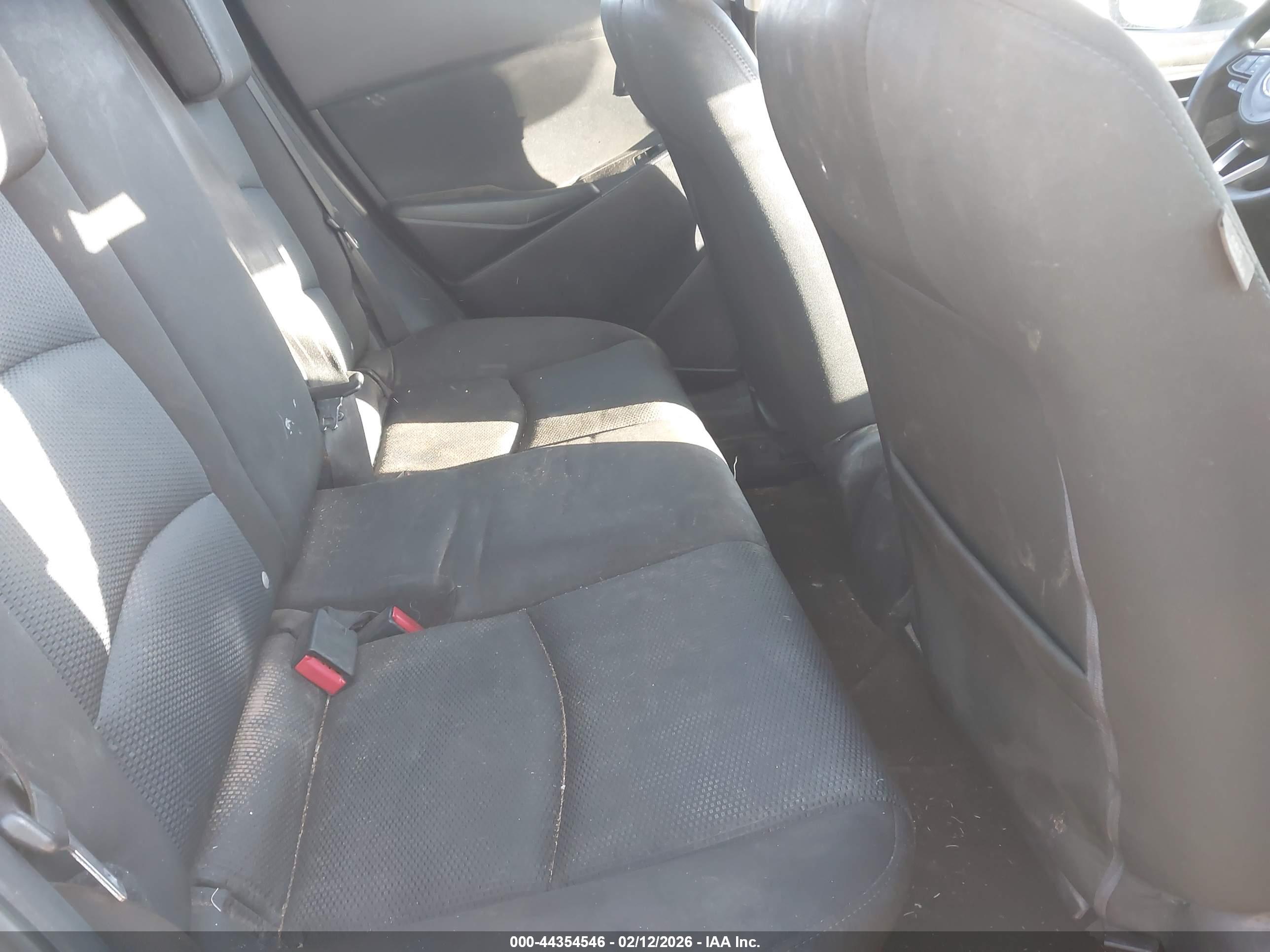 TOYOTA YARIS image 8