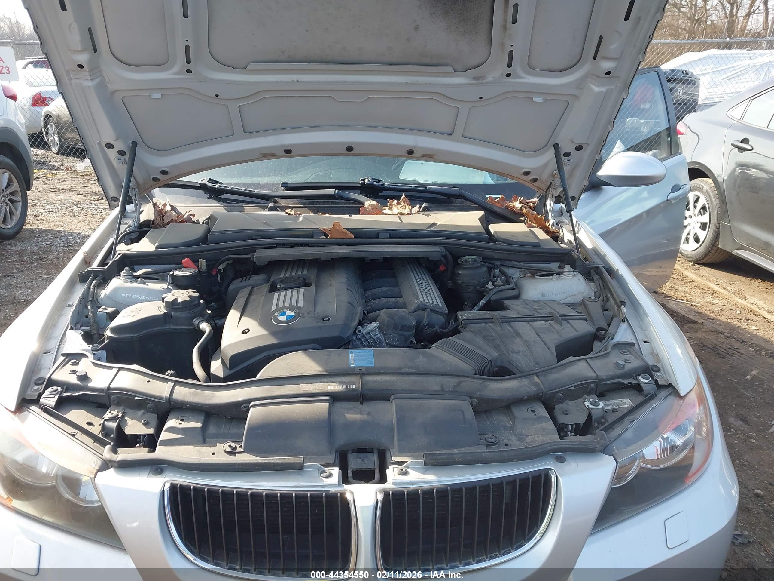 BMW 328XI image 10