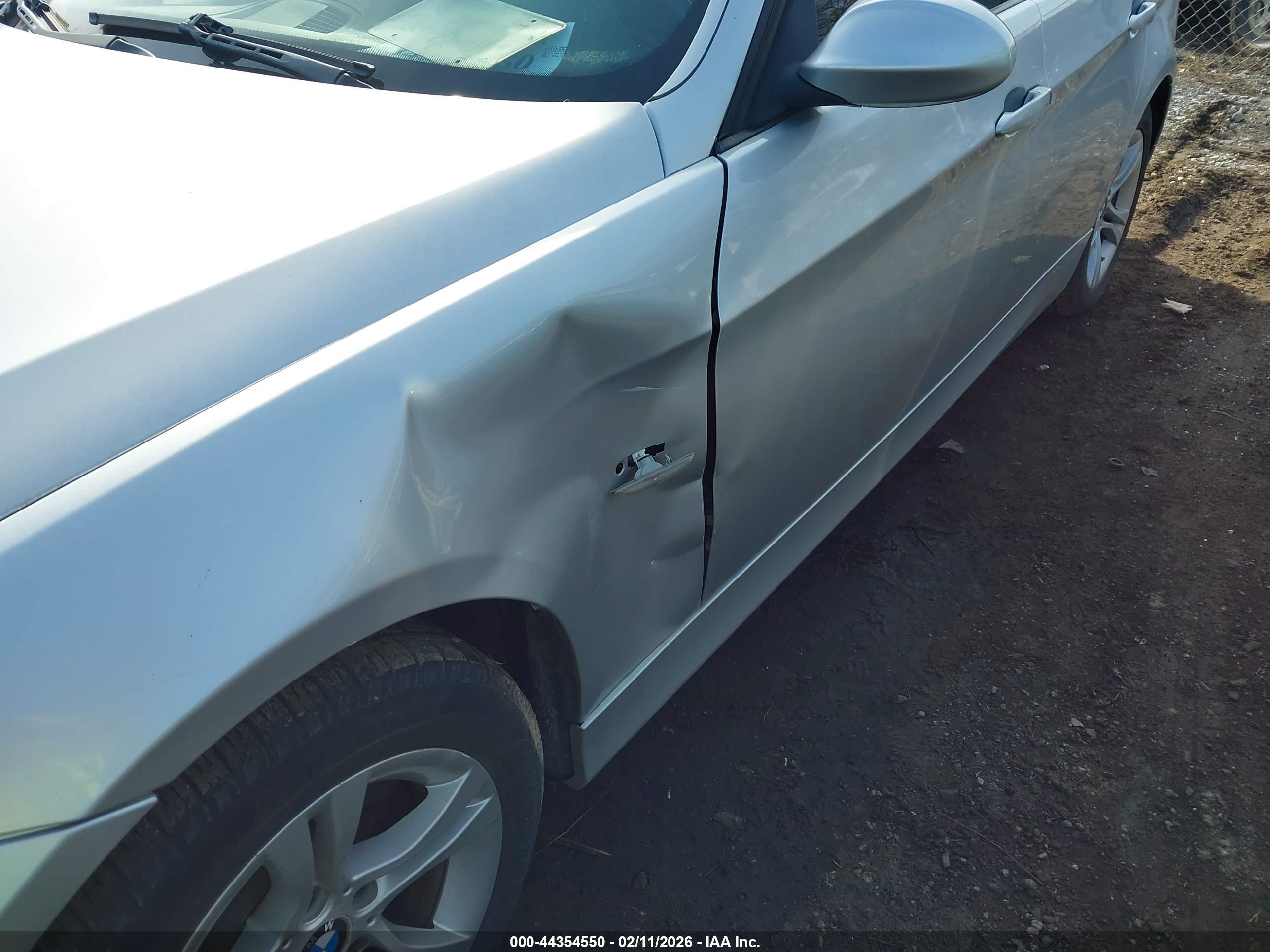 BMW 328XI image 6
