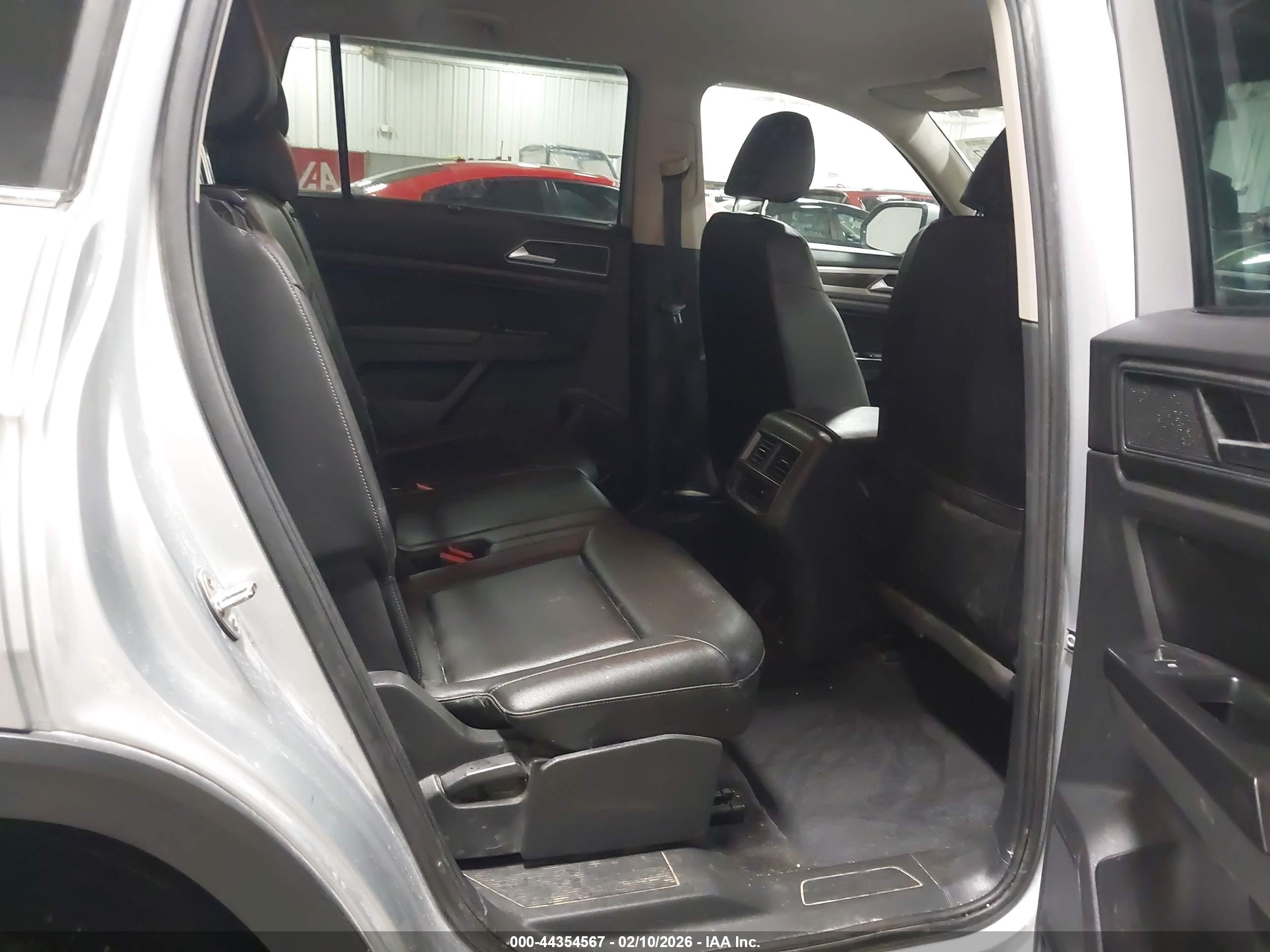 VOLKSWAGEN ATLAS image 8