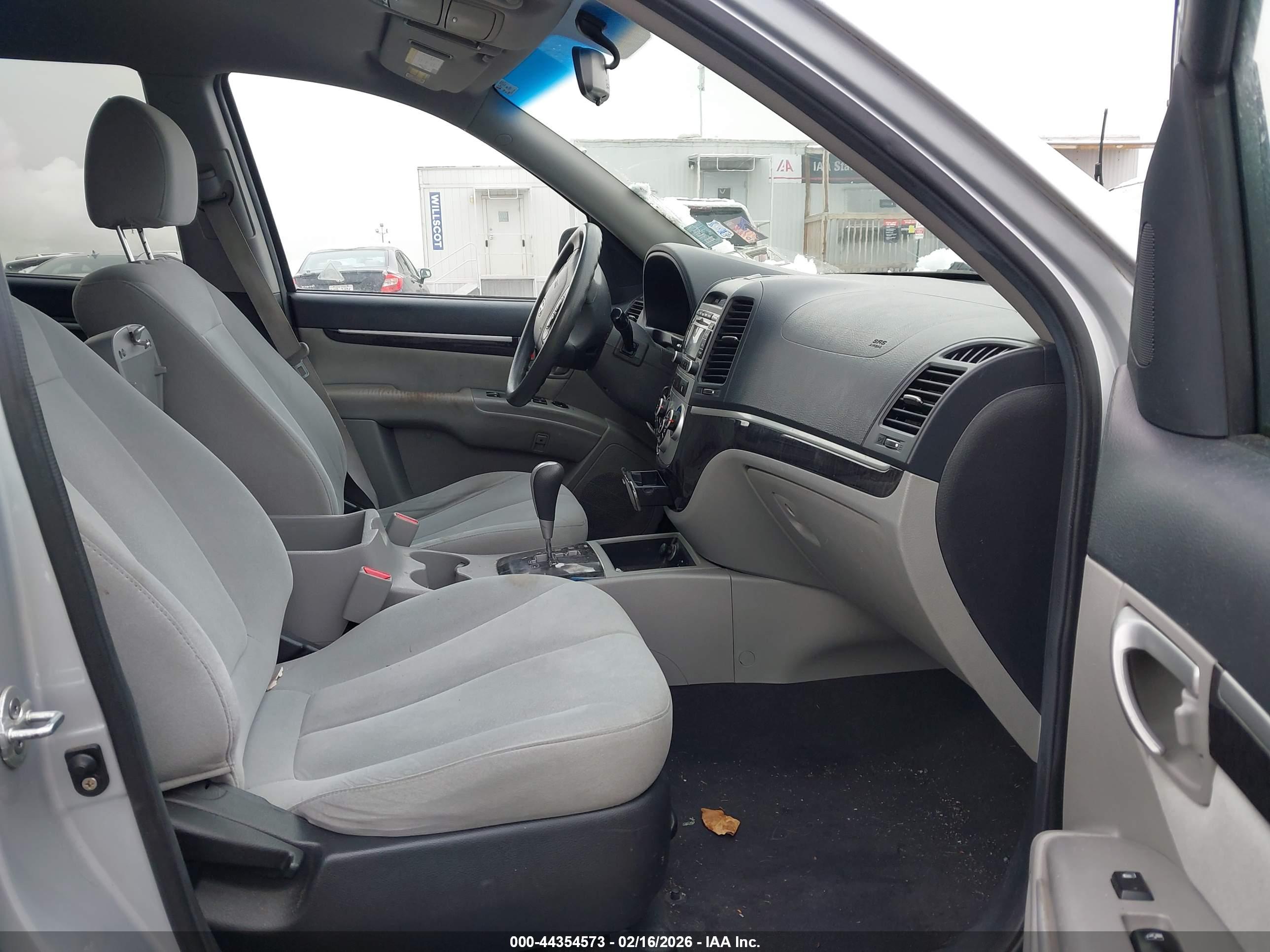 HYUNDAI SANTA image 5