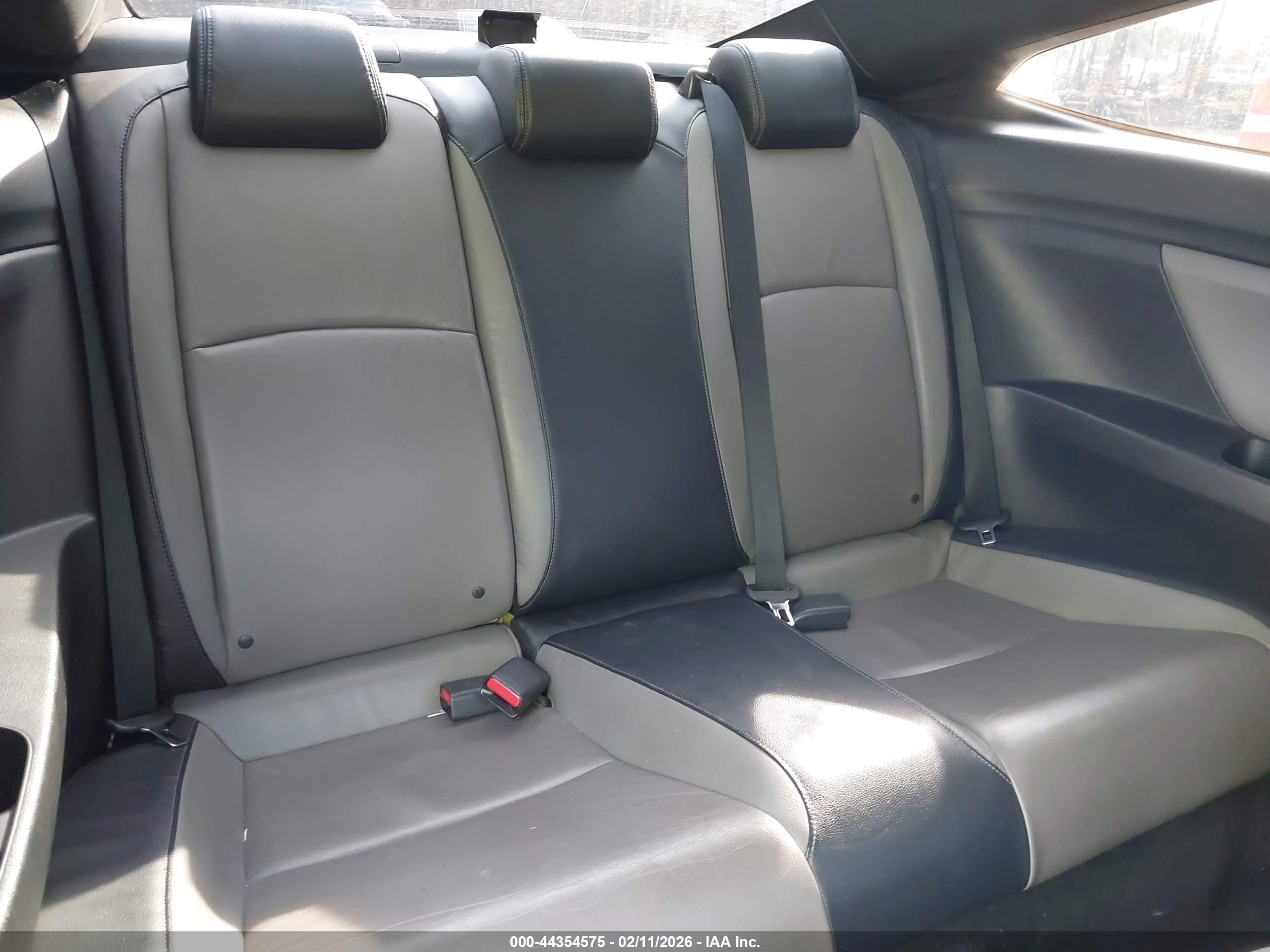 HONDA CIVIC image 8