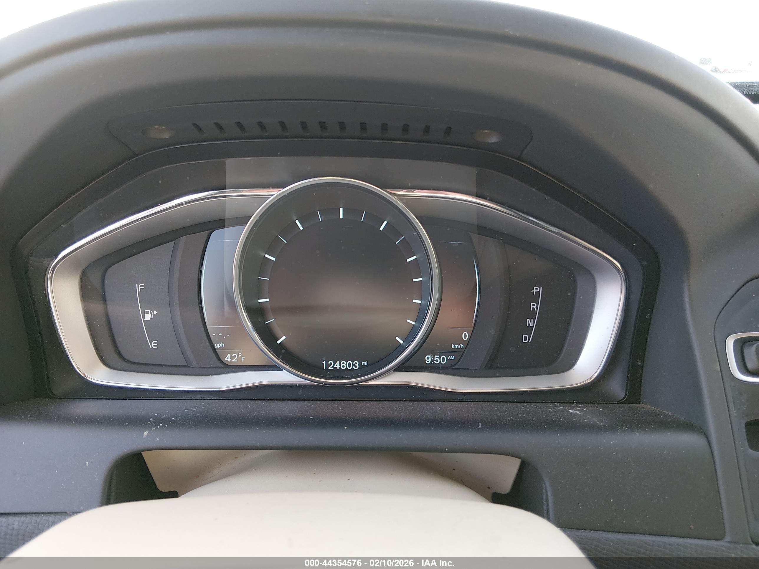 VOLVO XC60 image 7