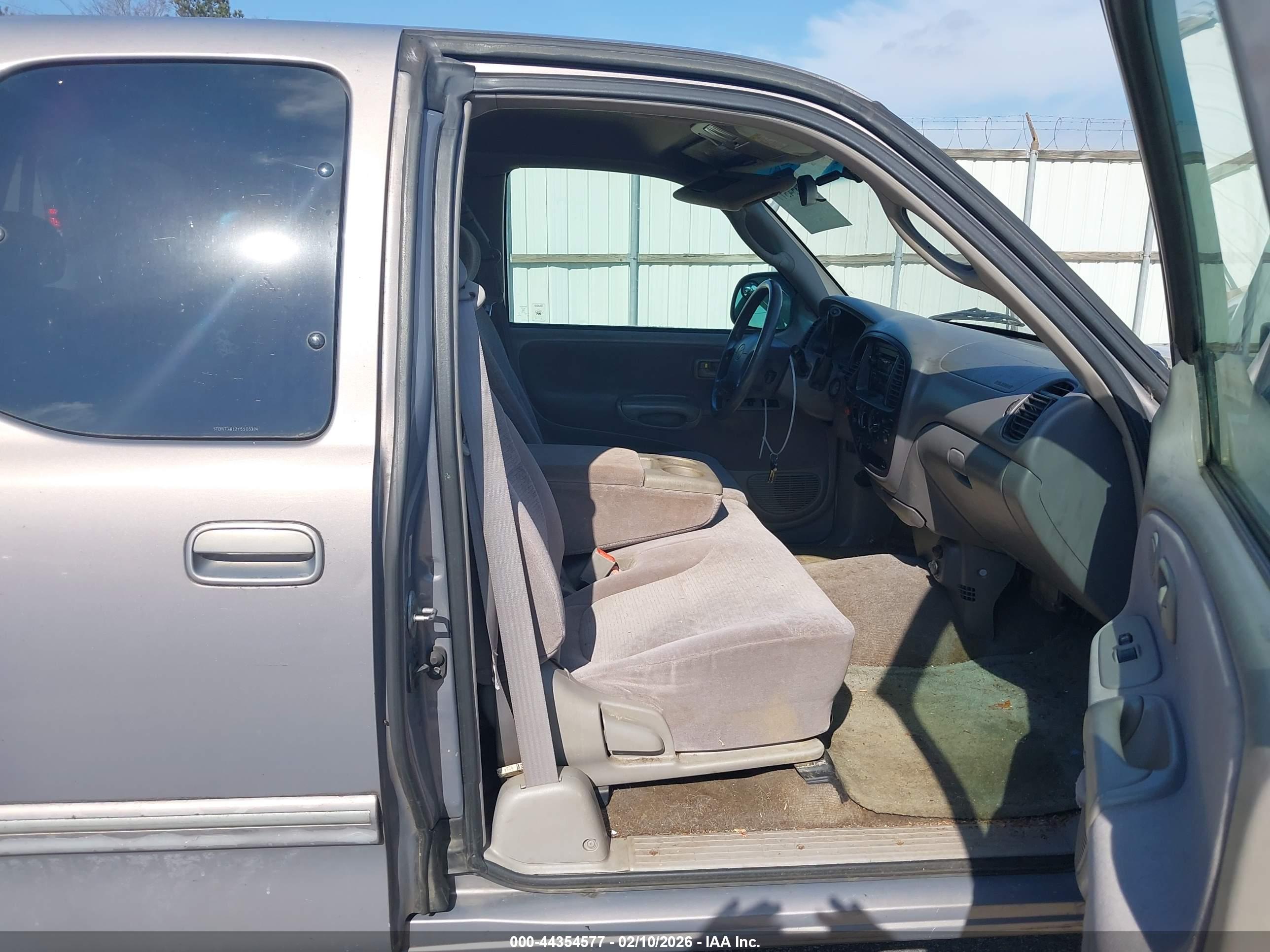 TOYOTA TUNDRA image 5