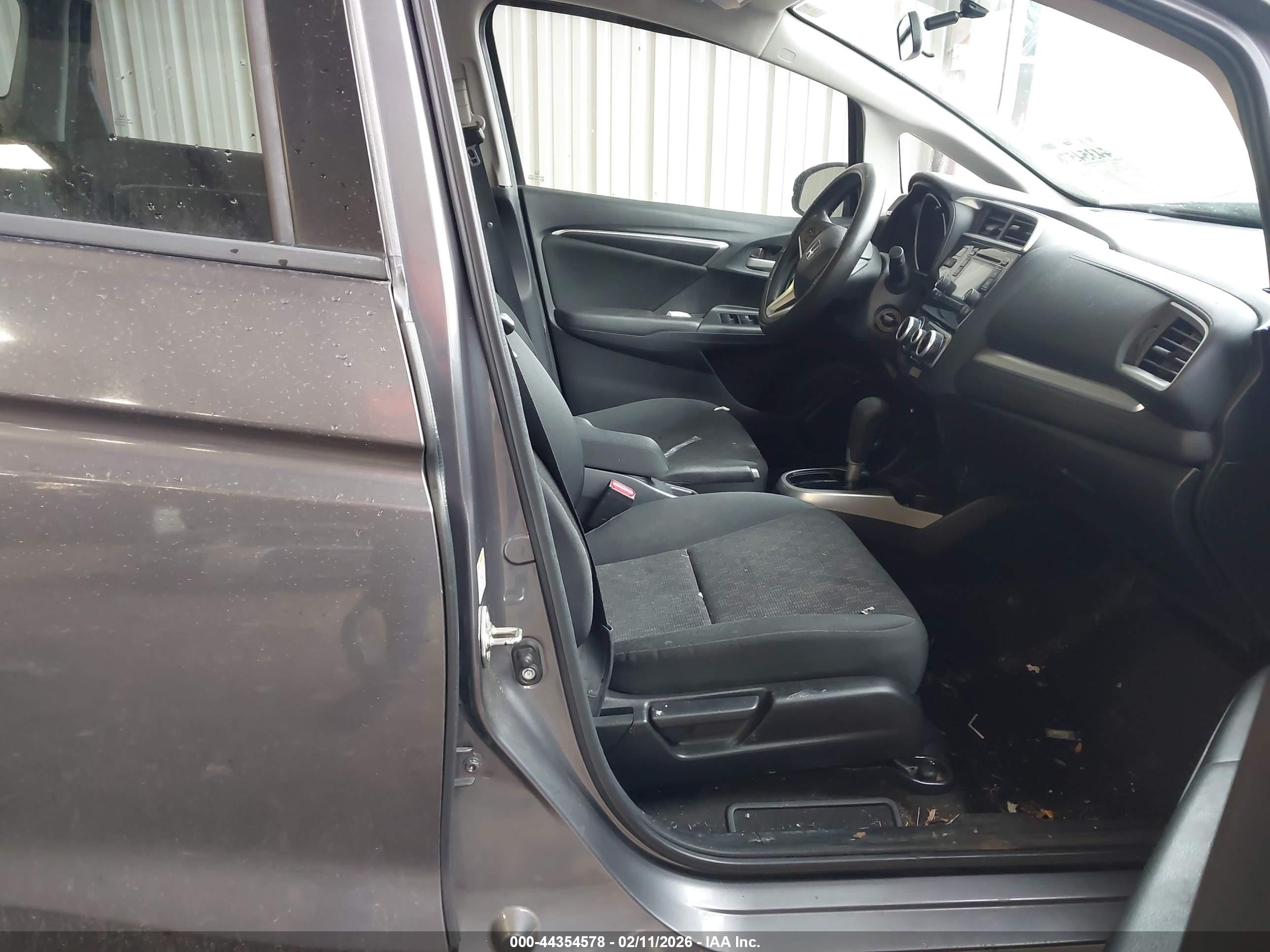 HONDA FIT image 5