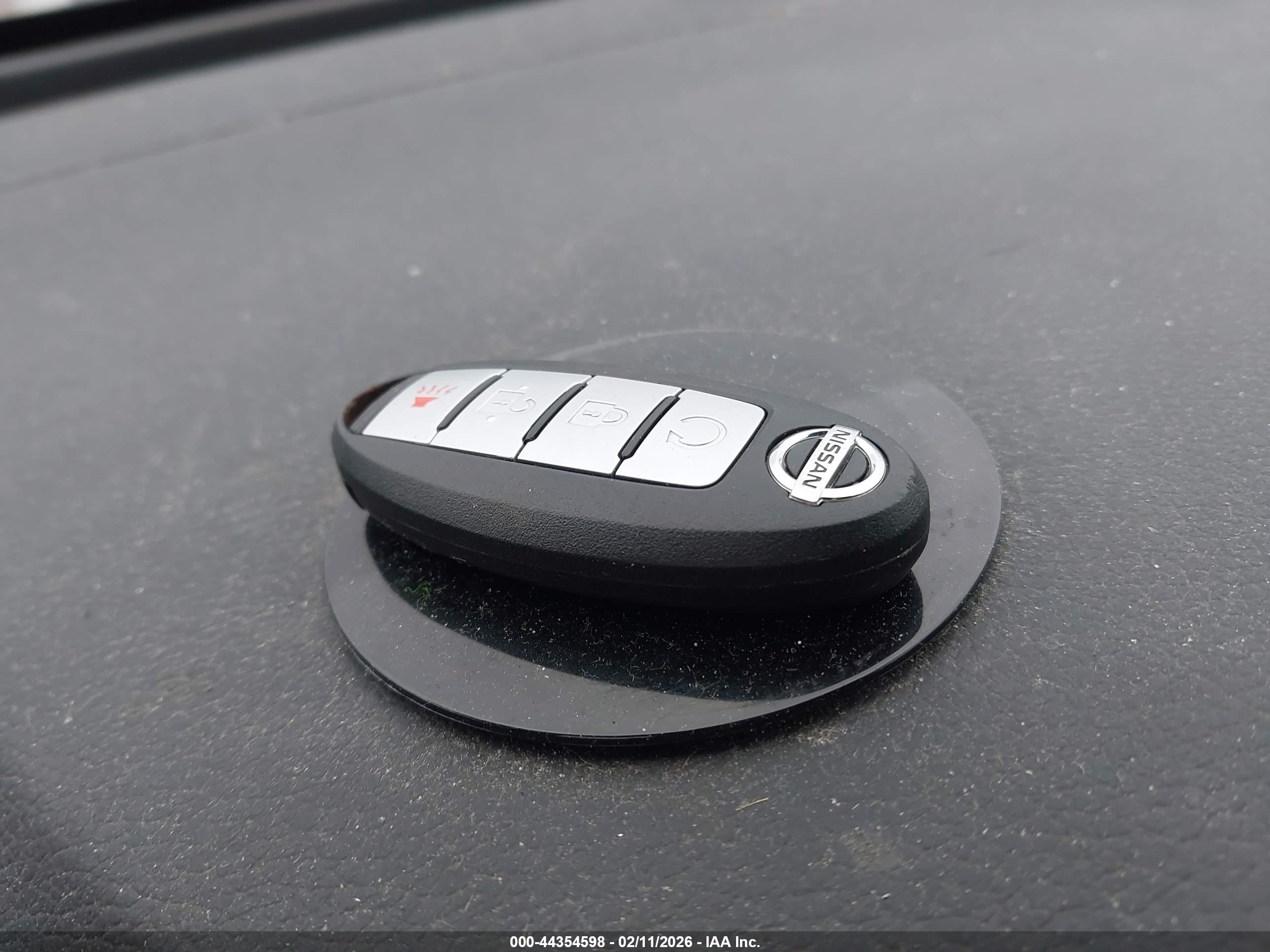 NISSAN ROGUE image 11