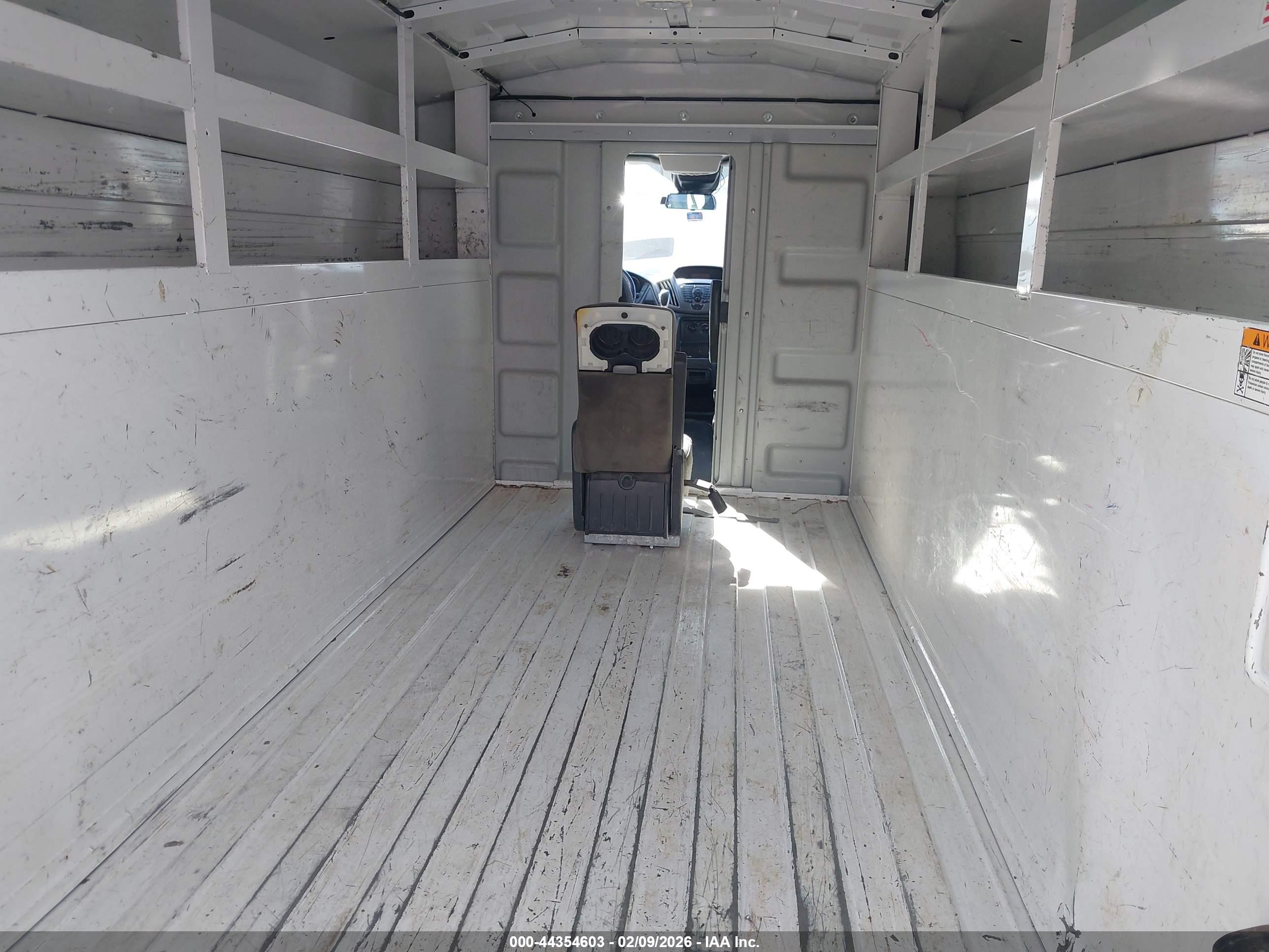 FORD TRANSIT-350 image 7
