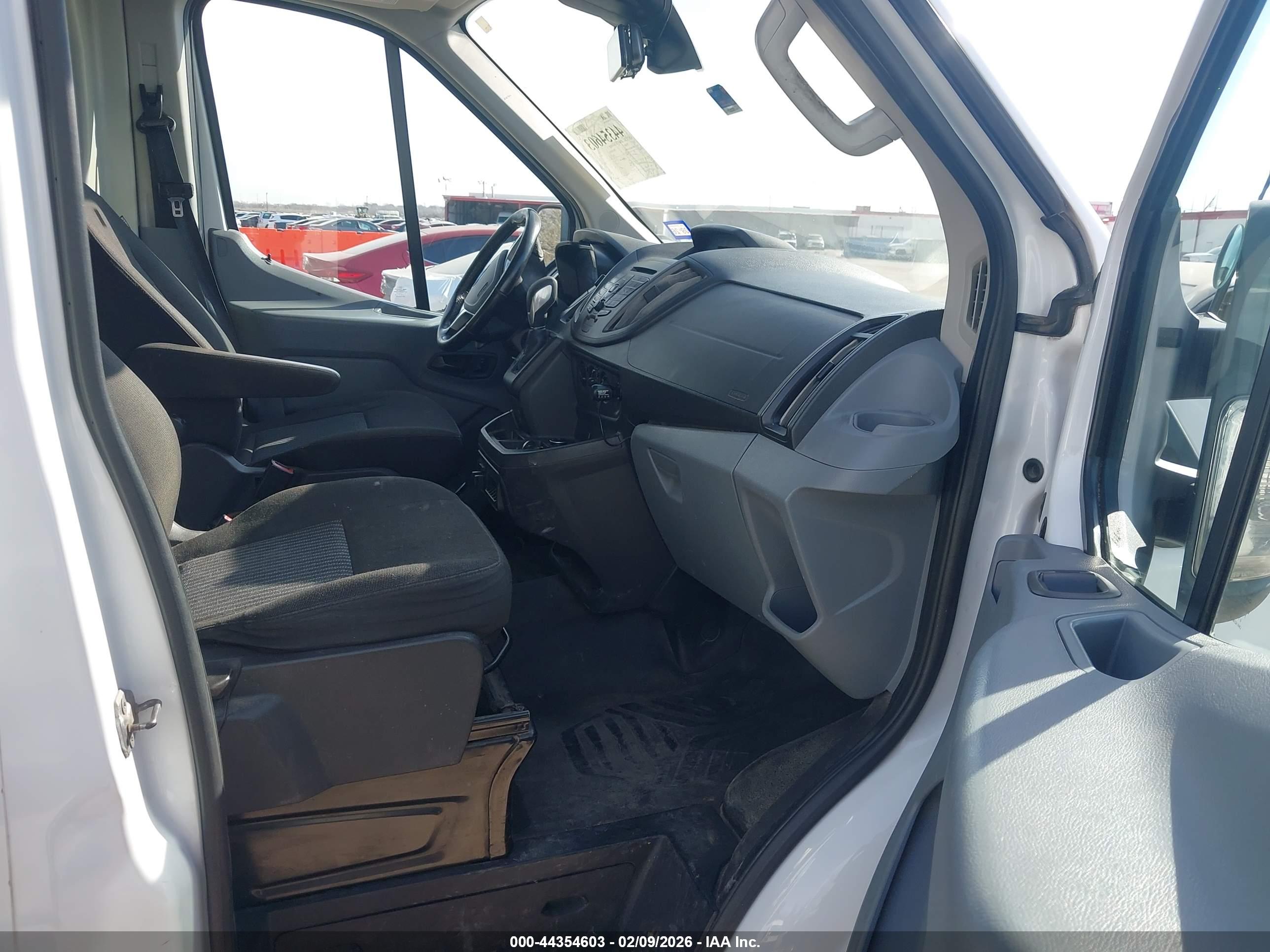 FORD TRANSIT-350 image 8