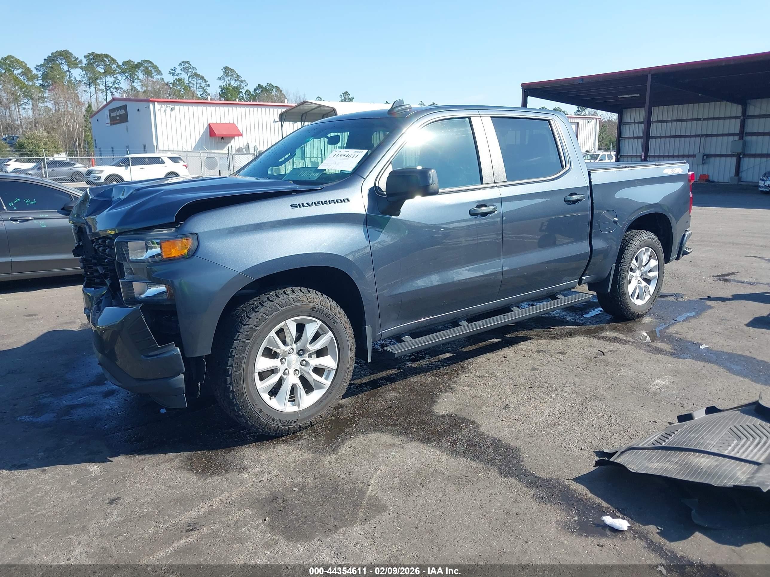 CHEVROLET SILVERADO image 2