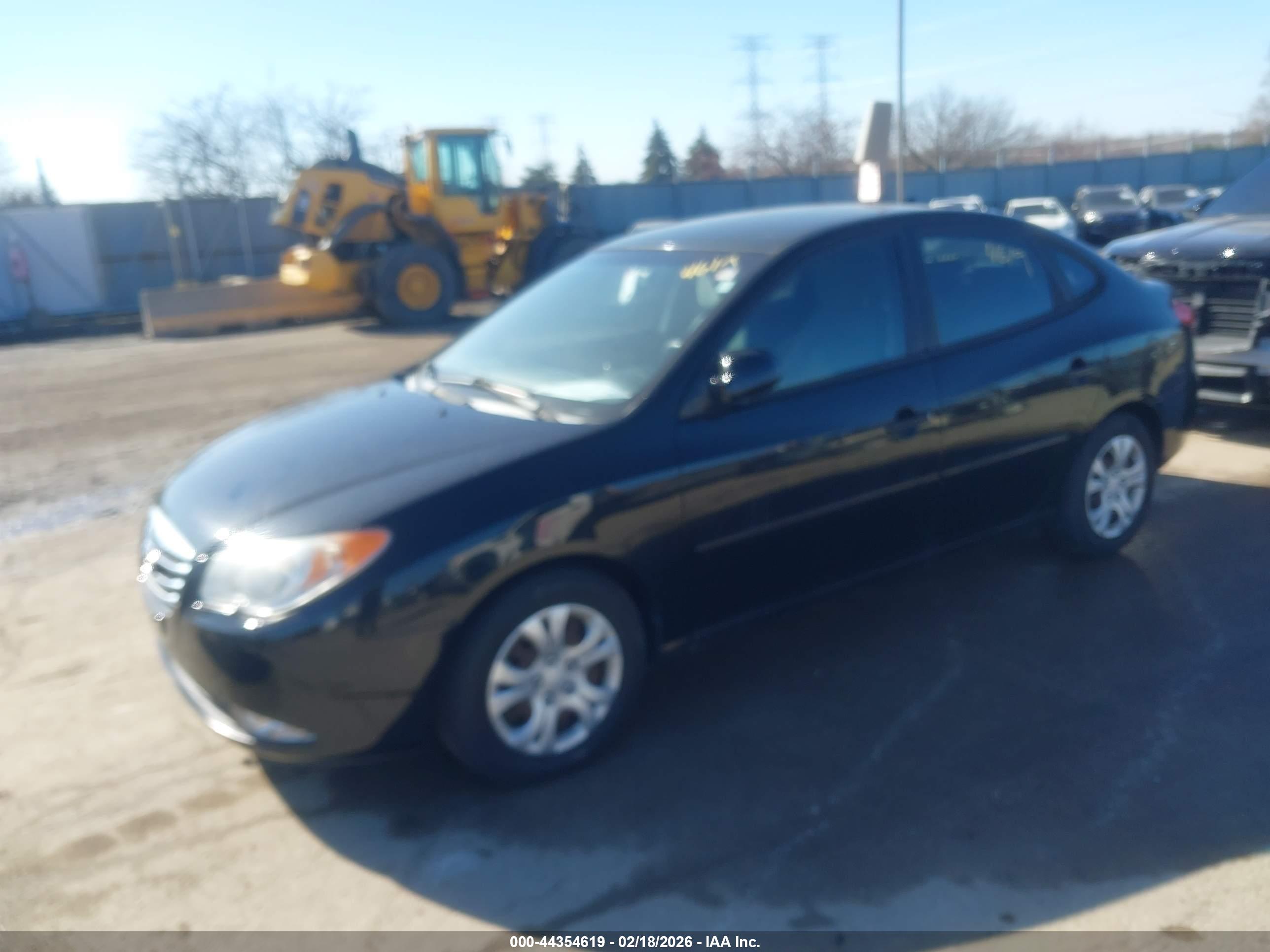 HYUNDAI ELANTRA image 2