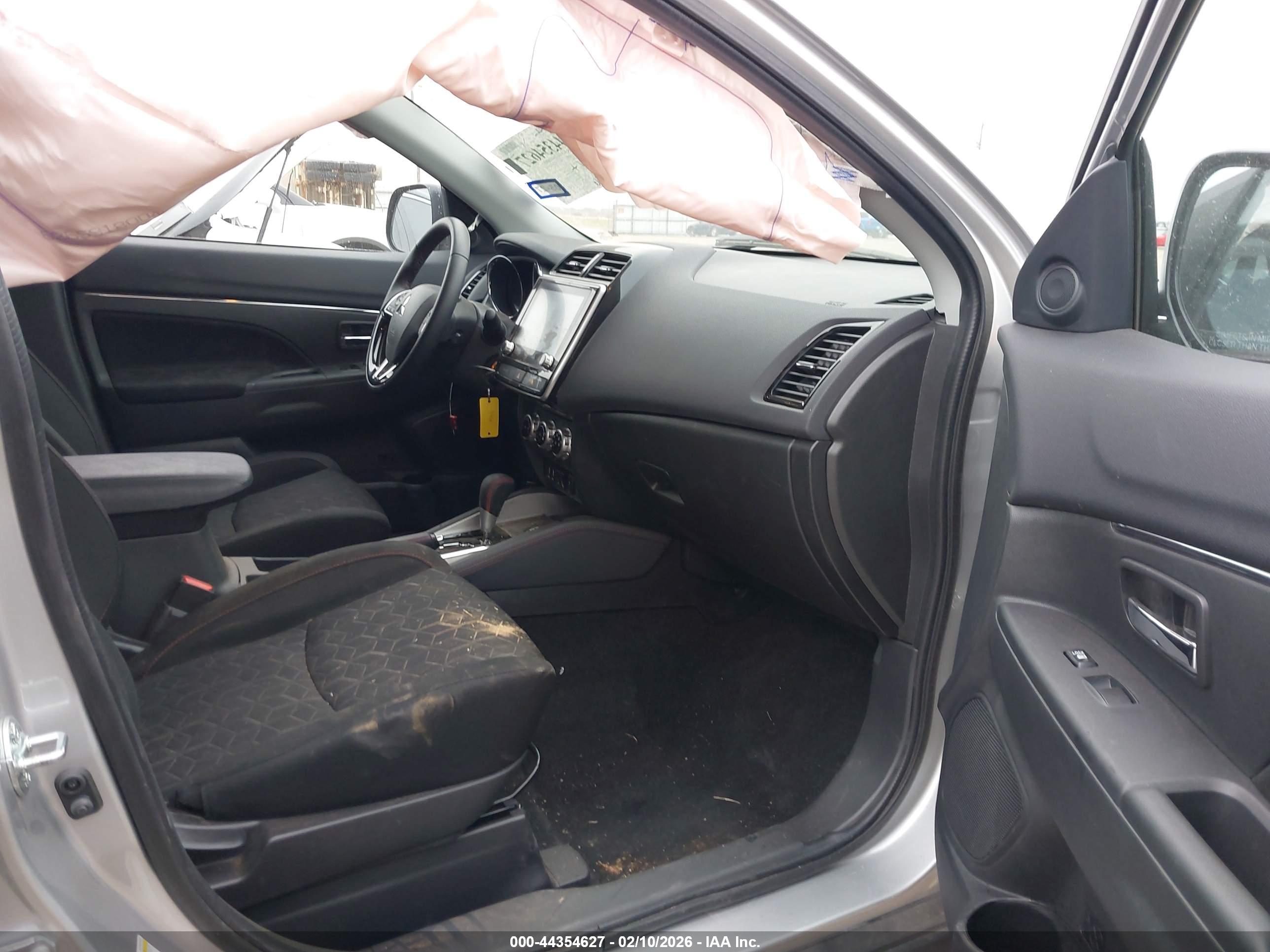 MITSUBISHI OUTLANDER image 5
