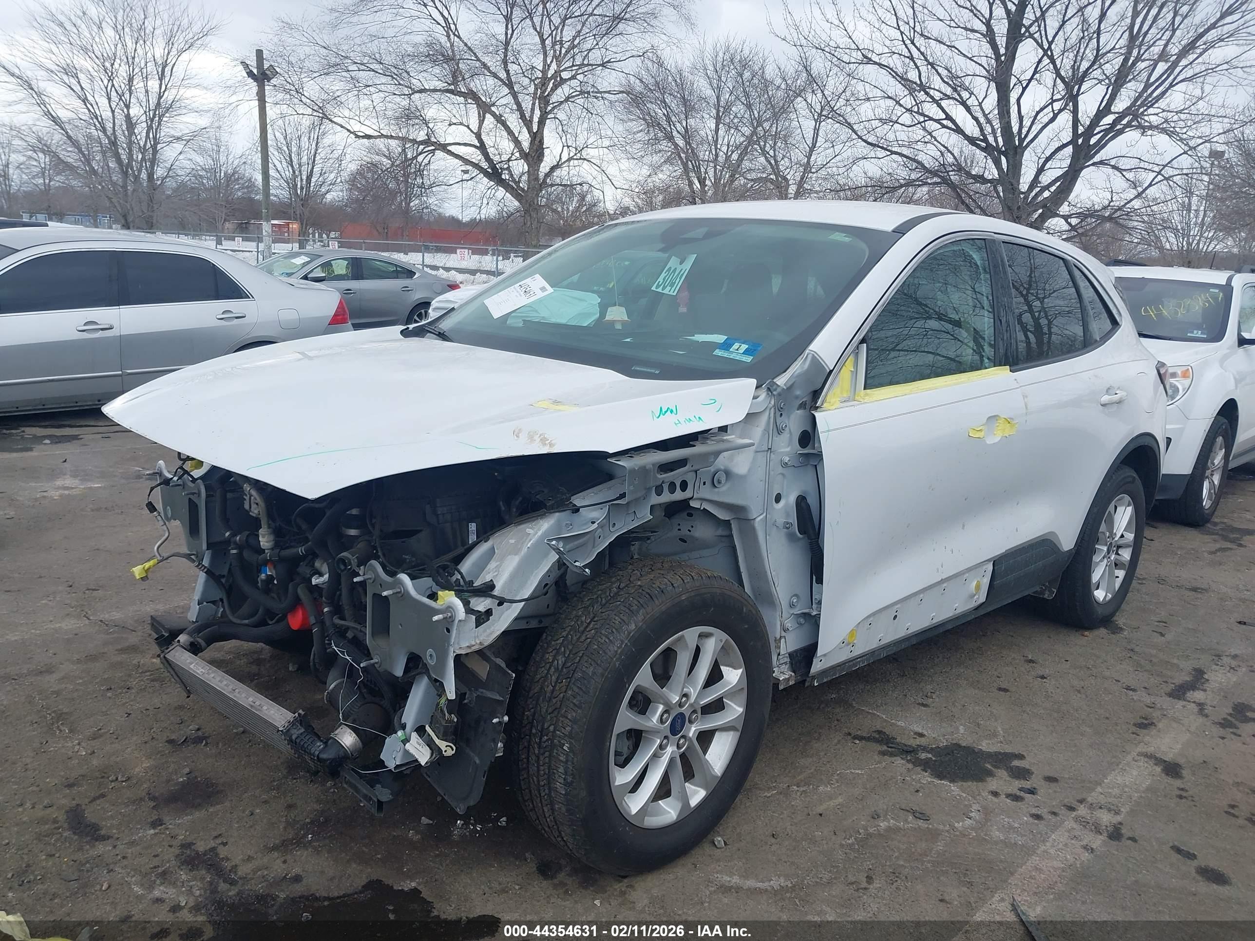 FORD ESCAPE image 2