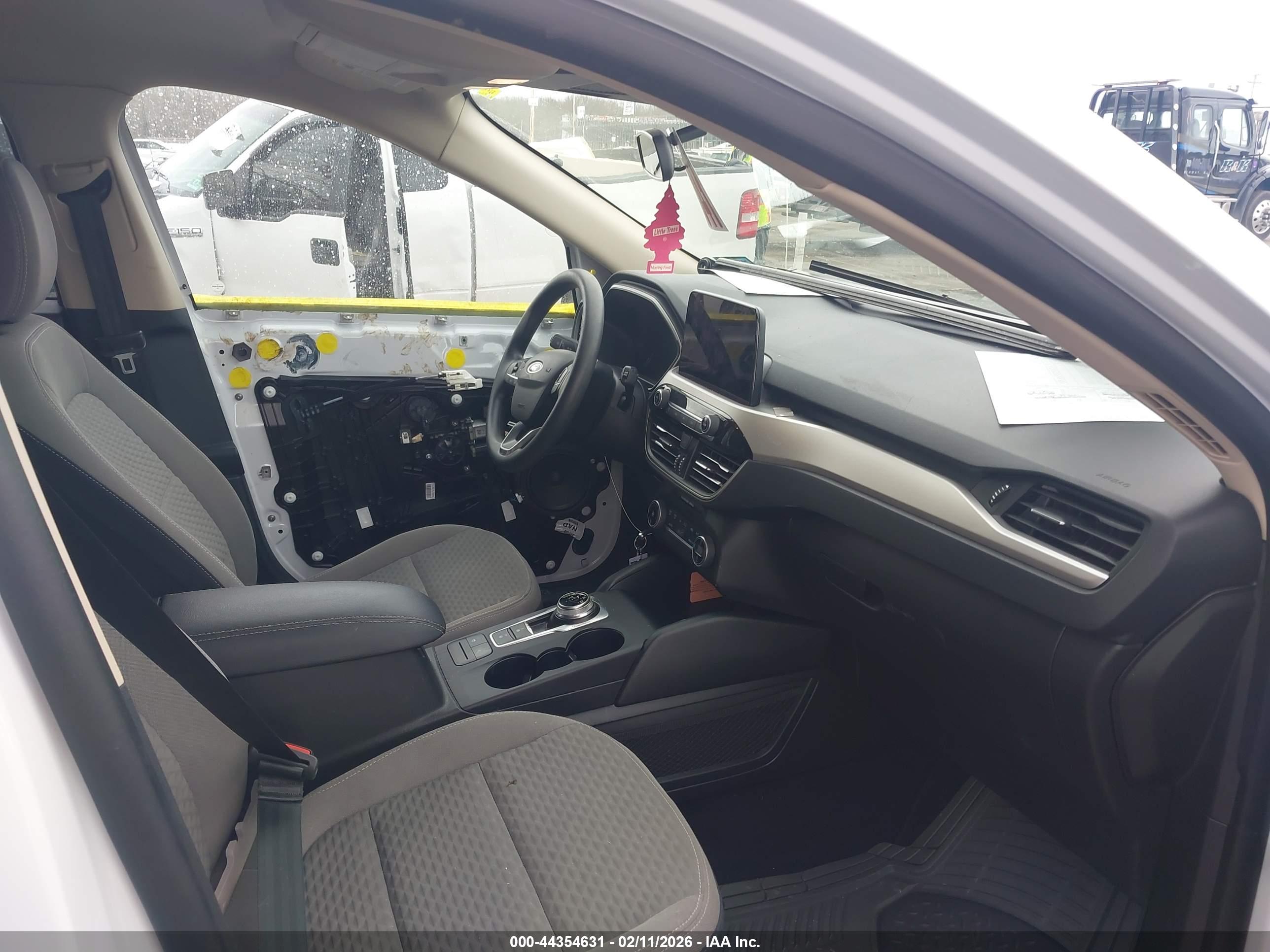 FORD ESCAPE image 5