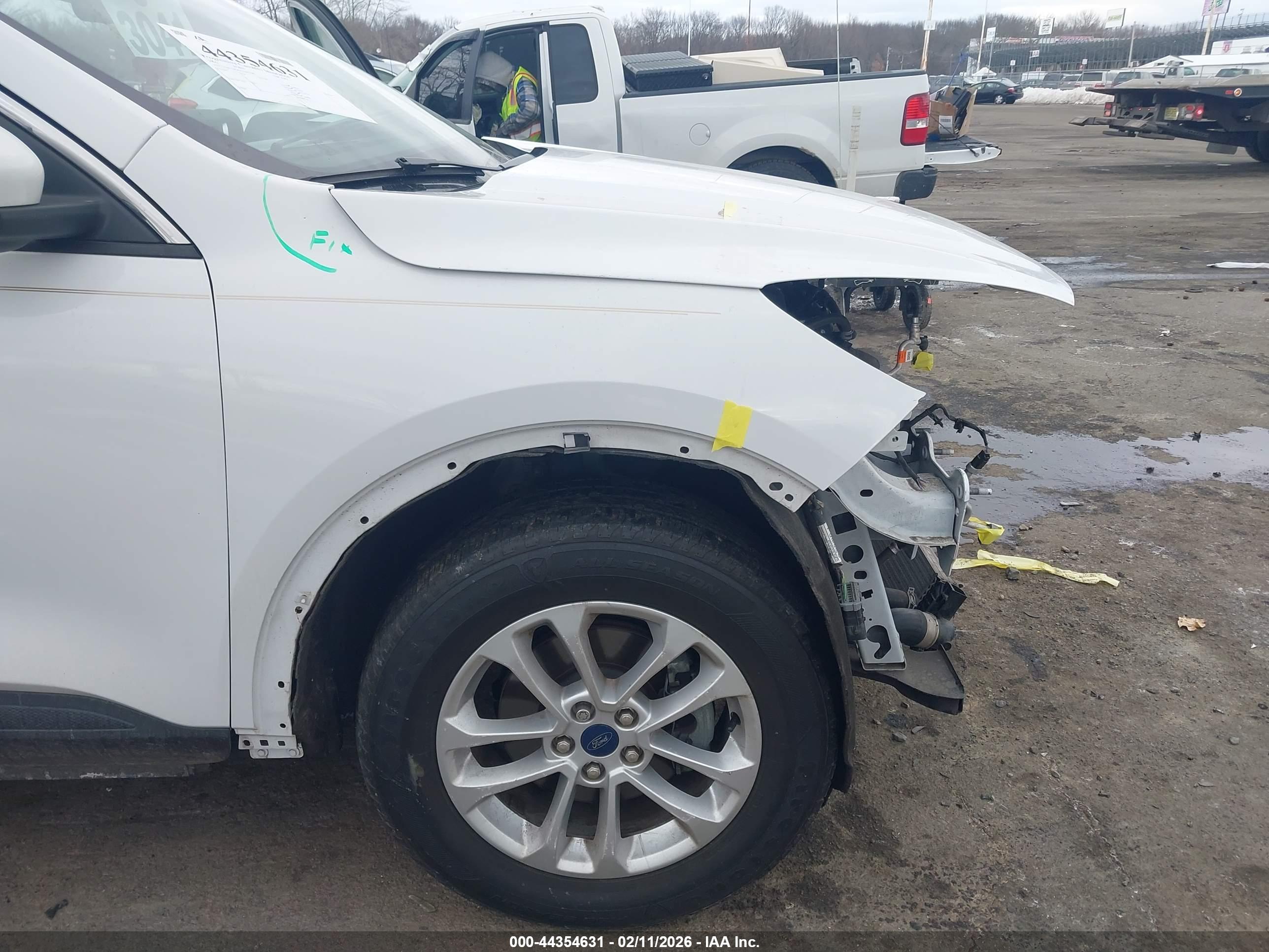 FORD ESCAPE image 6