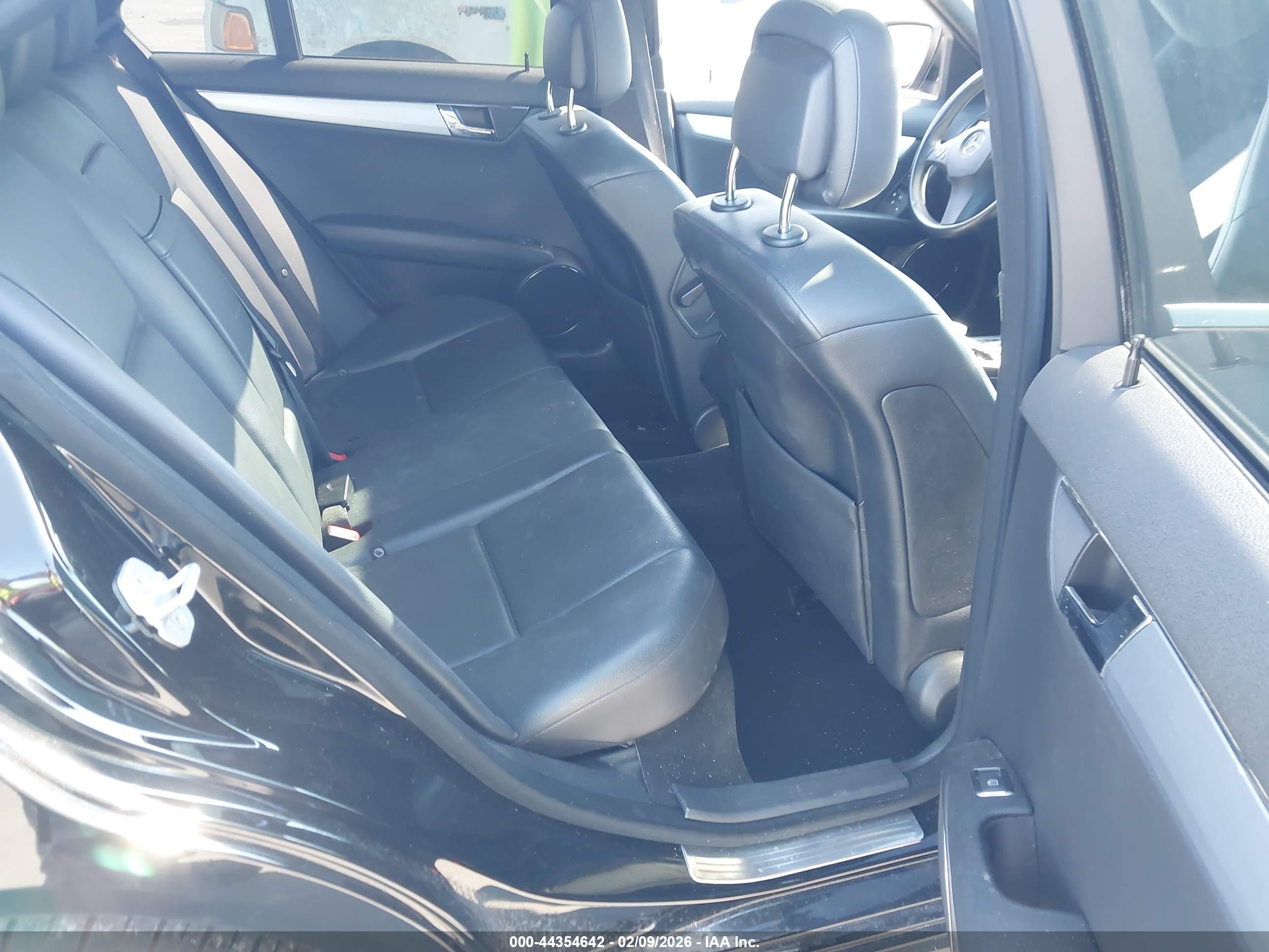 MERCEDES-BENZ C image 8