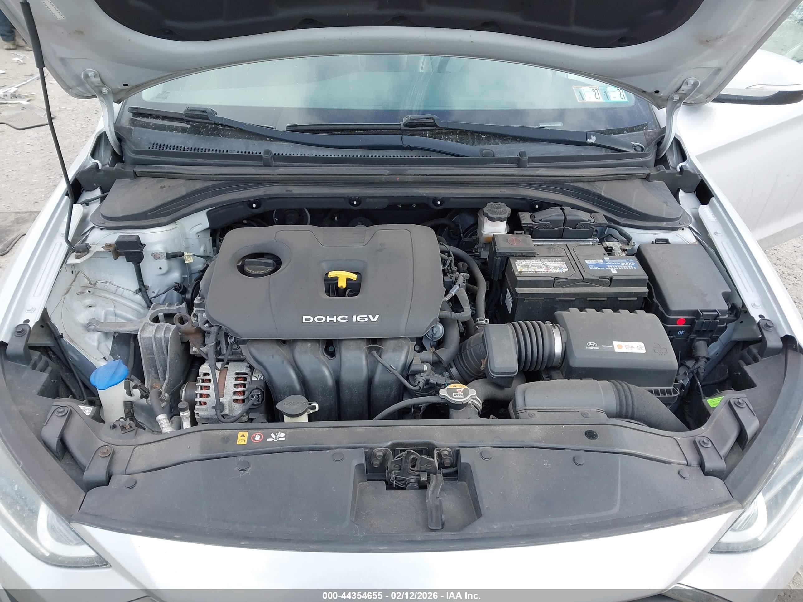 HYUNDAI ELANTRA image 10