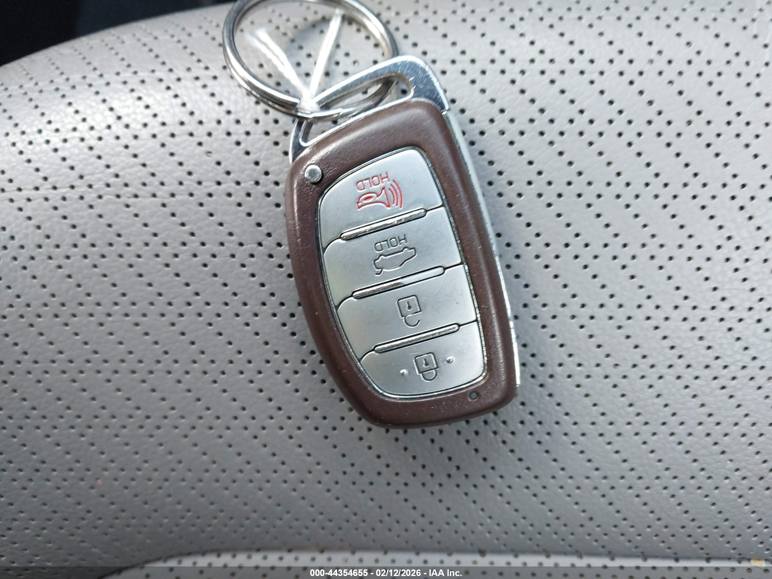 HYUNDAI ELANTRA image 11