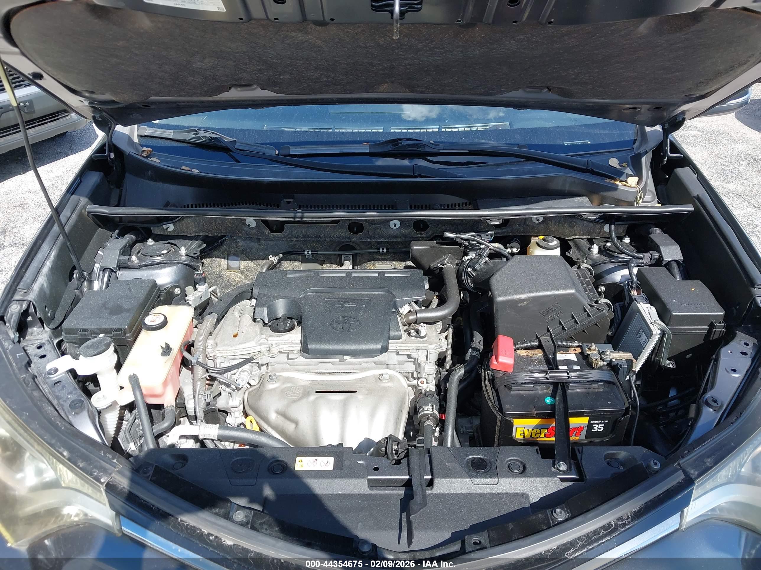TOYOTA RAV4 image 10