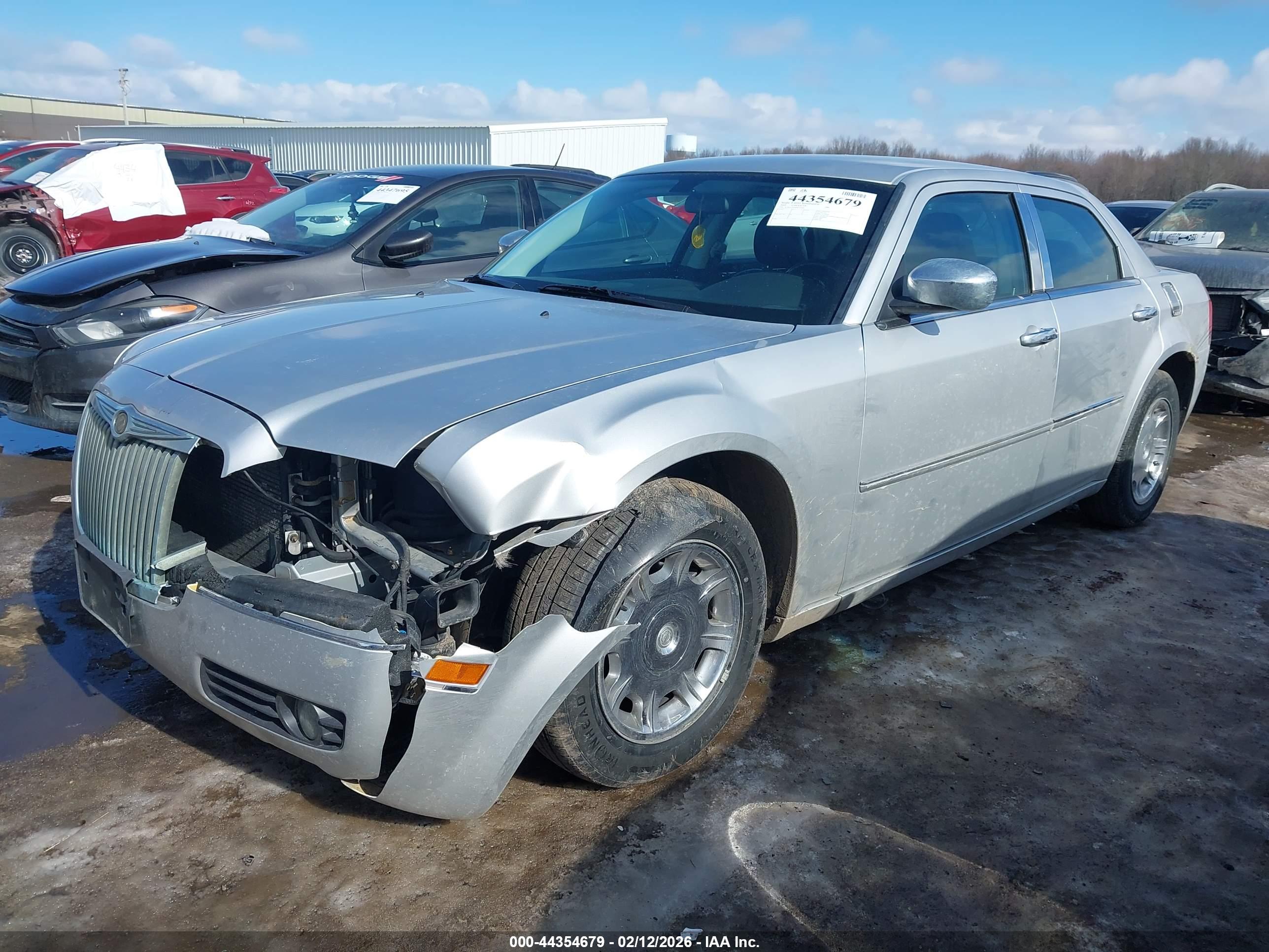 CHRYSLER 300 image 2