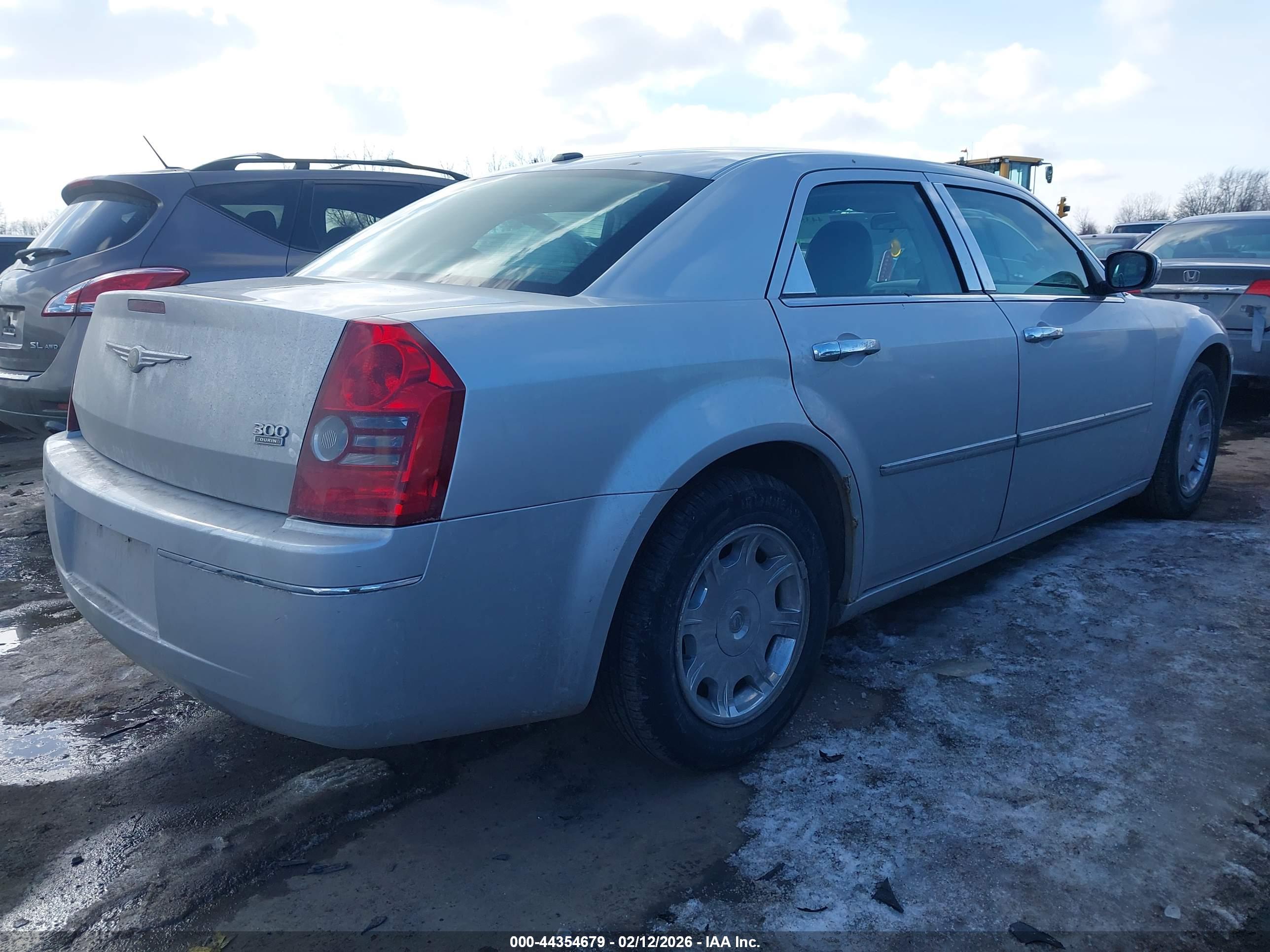 CHRYSLER 300 image 4