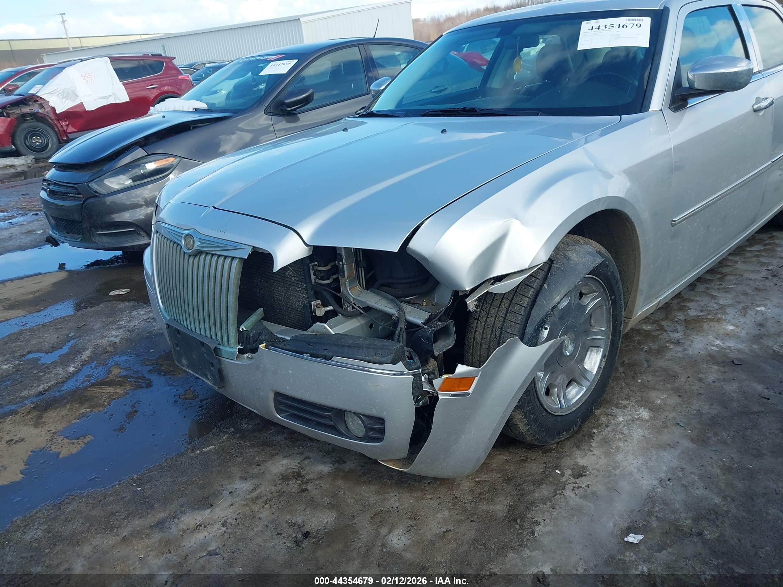 CHRYSLER 300 image 6