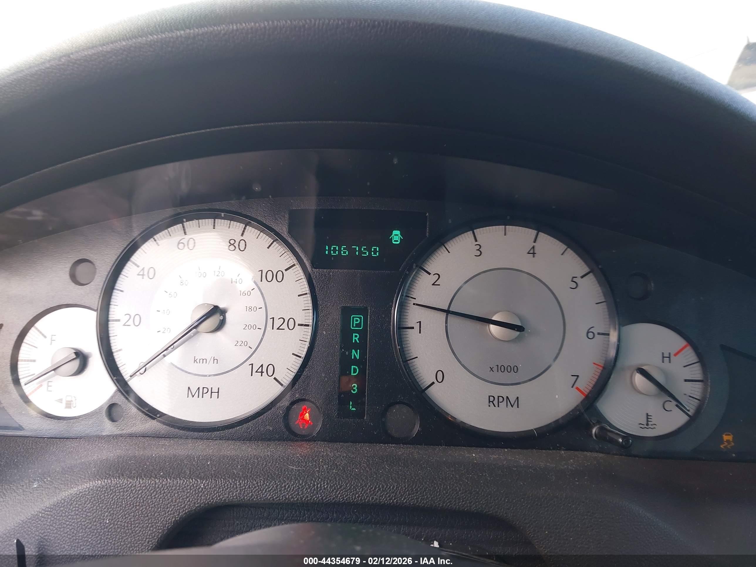 CHRYSLER 300 image 7