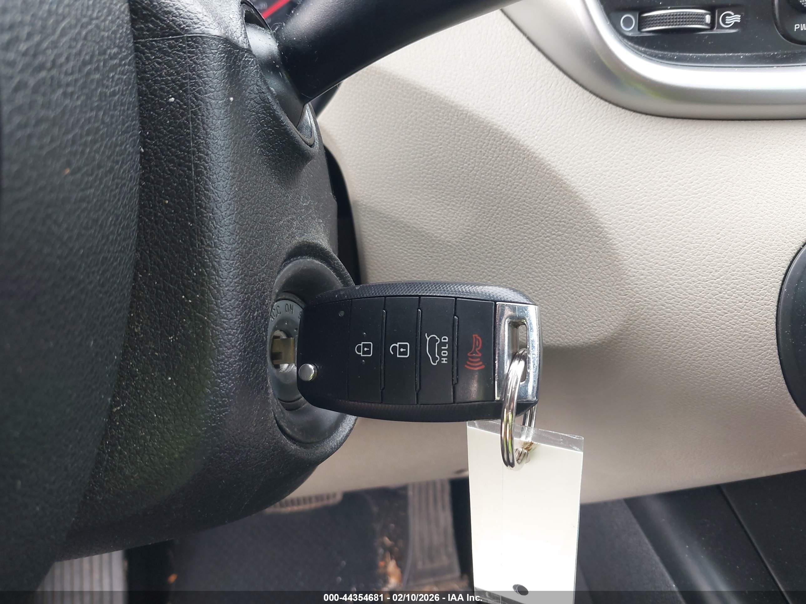 KIA SORENTO image 11