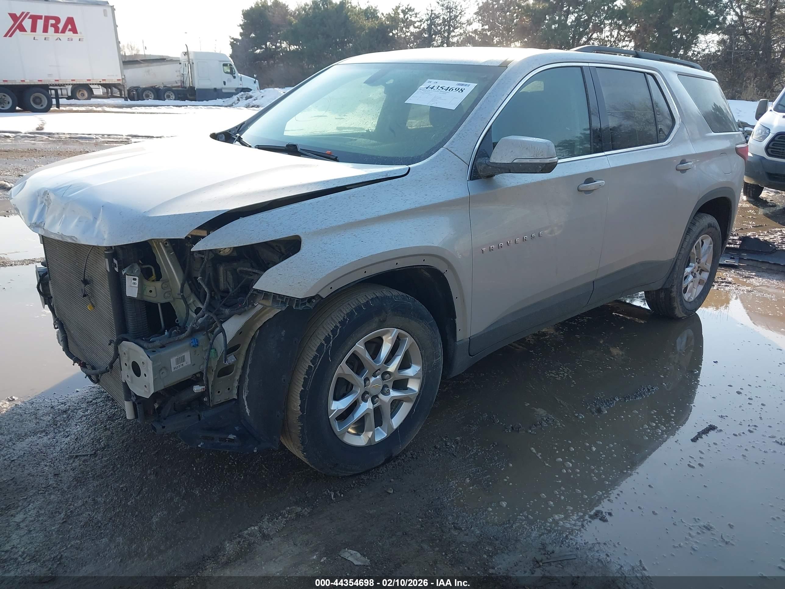 CHEVROLET TRAVERSE image 2