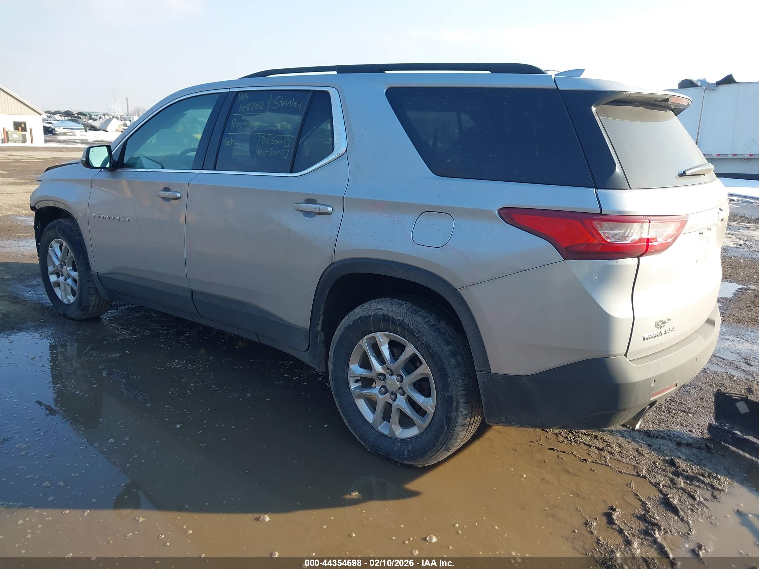 CHEVROLET TRAVERSE image 3