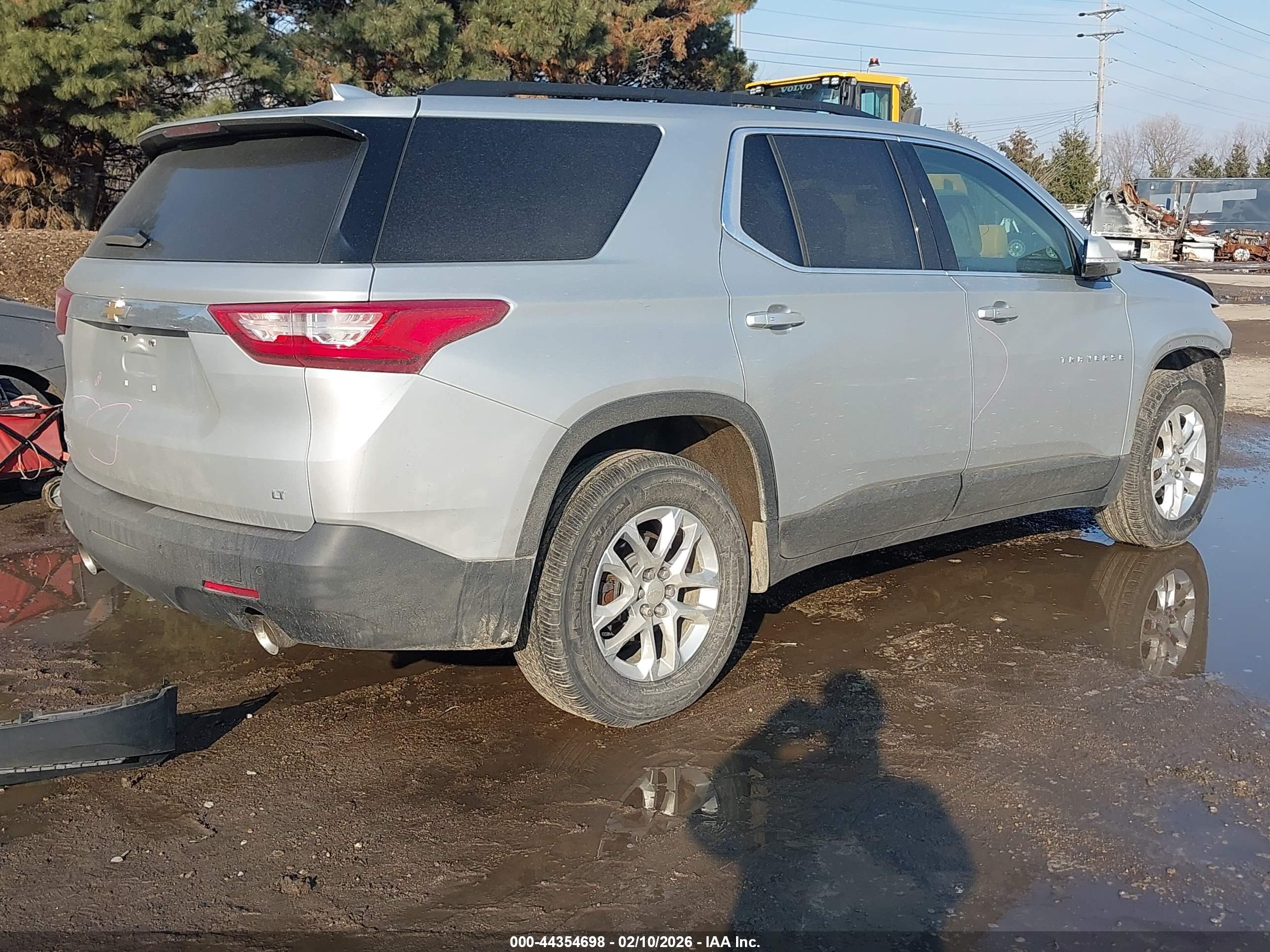 CHEVROLET TRAVERSE image 4