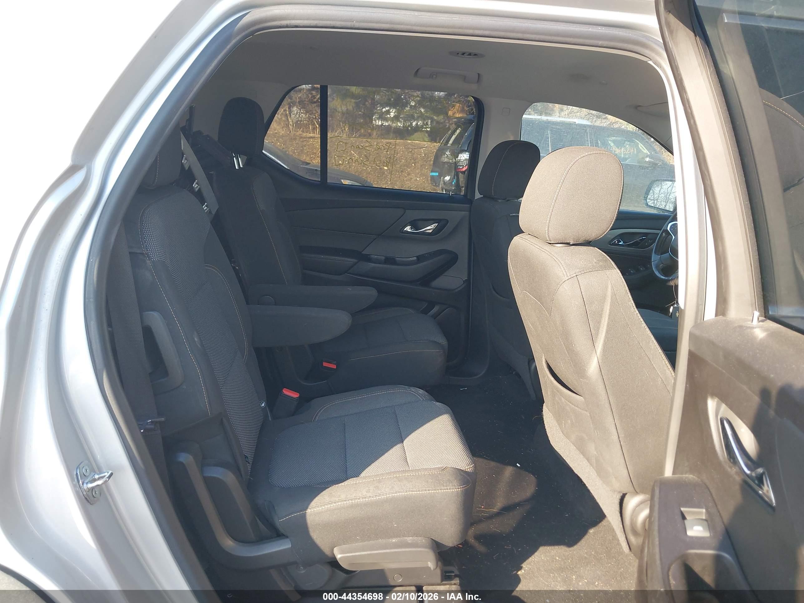 CHEVROLET TRAVERSE image 8
