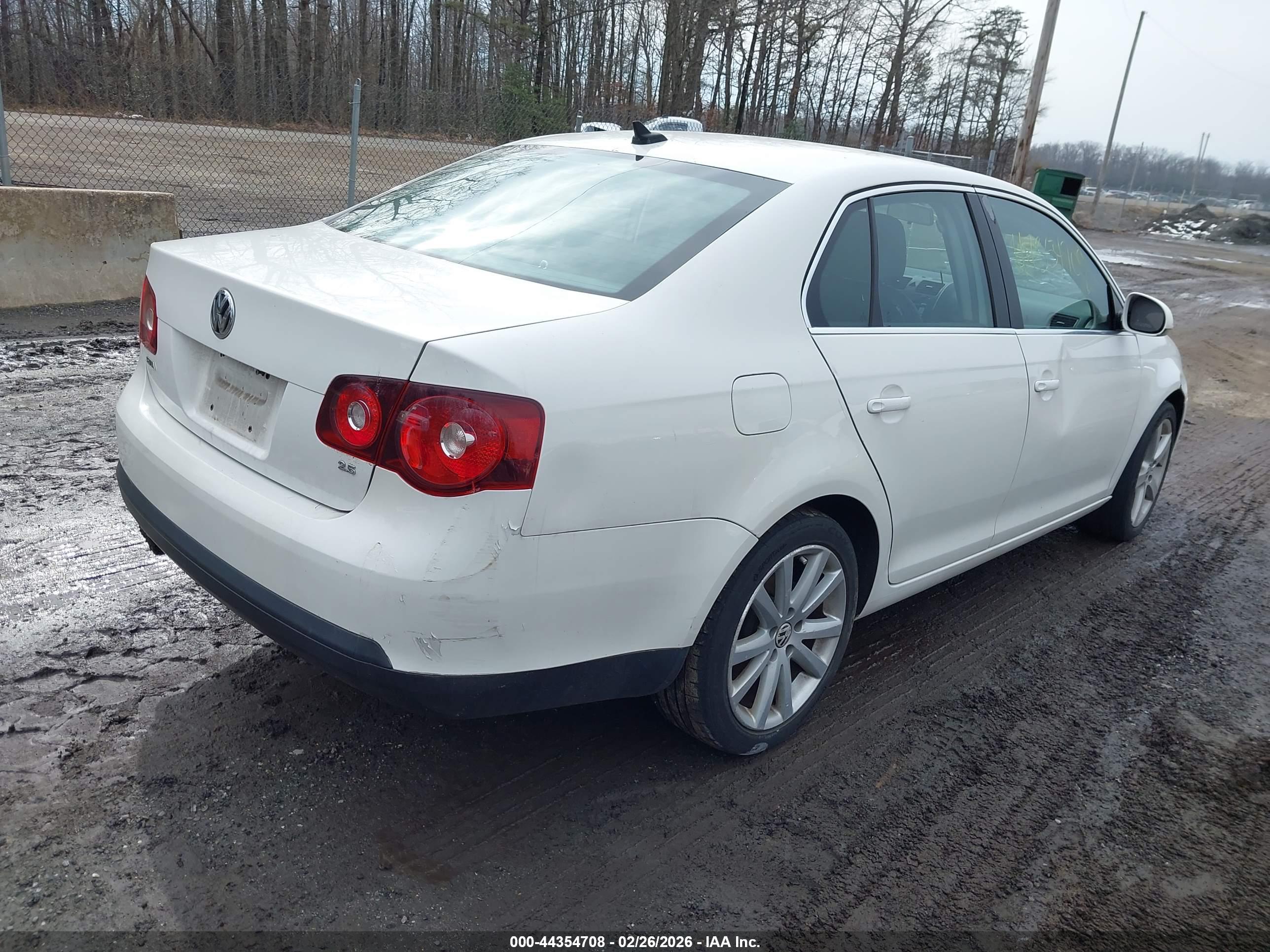 VOLKSWAGEN JETTA image 4