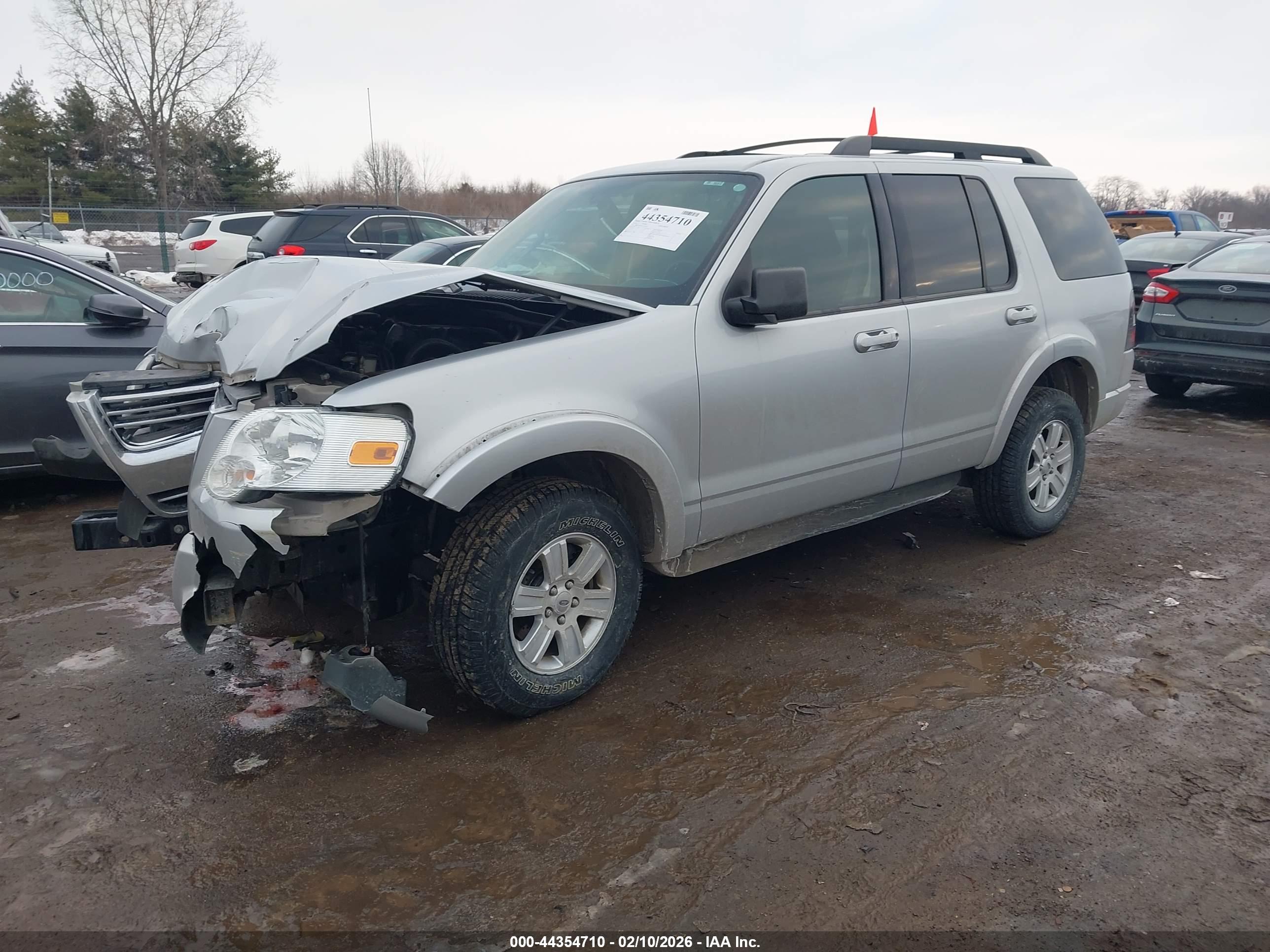 FORD EXPLORER image 2