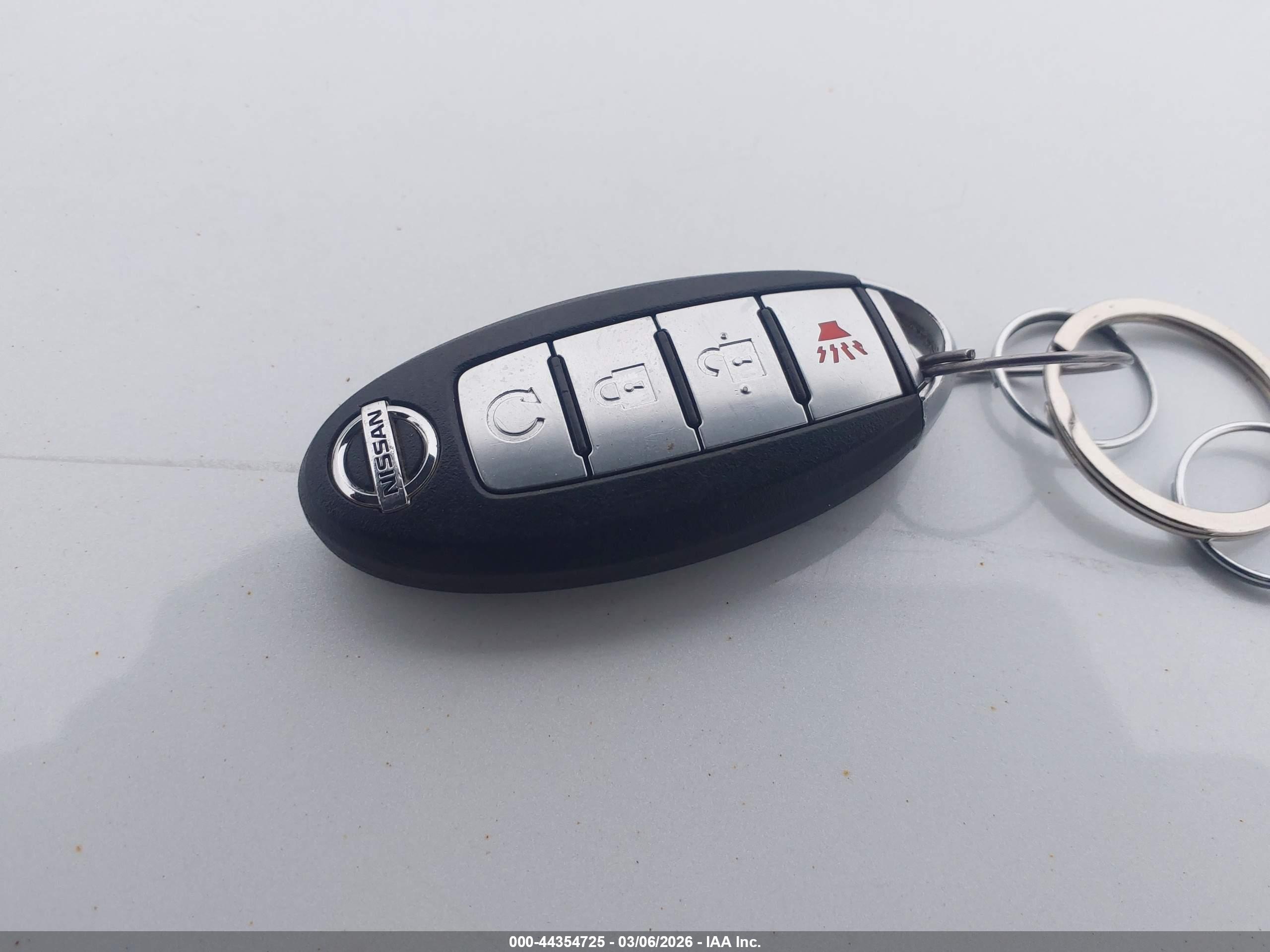 NISSAN ROGUE image 11