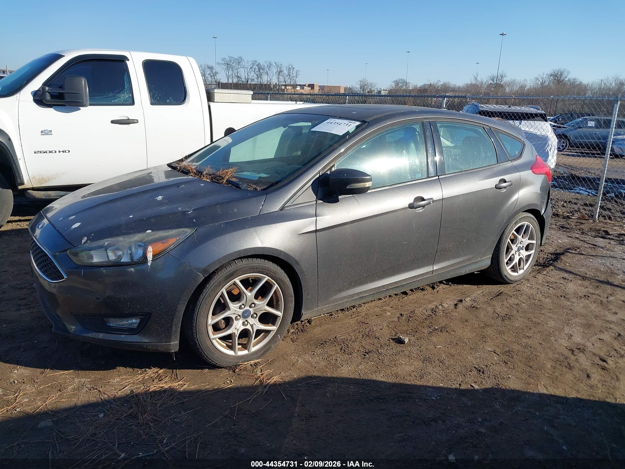 FORD FOCUS image 2