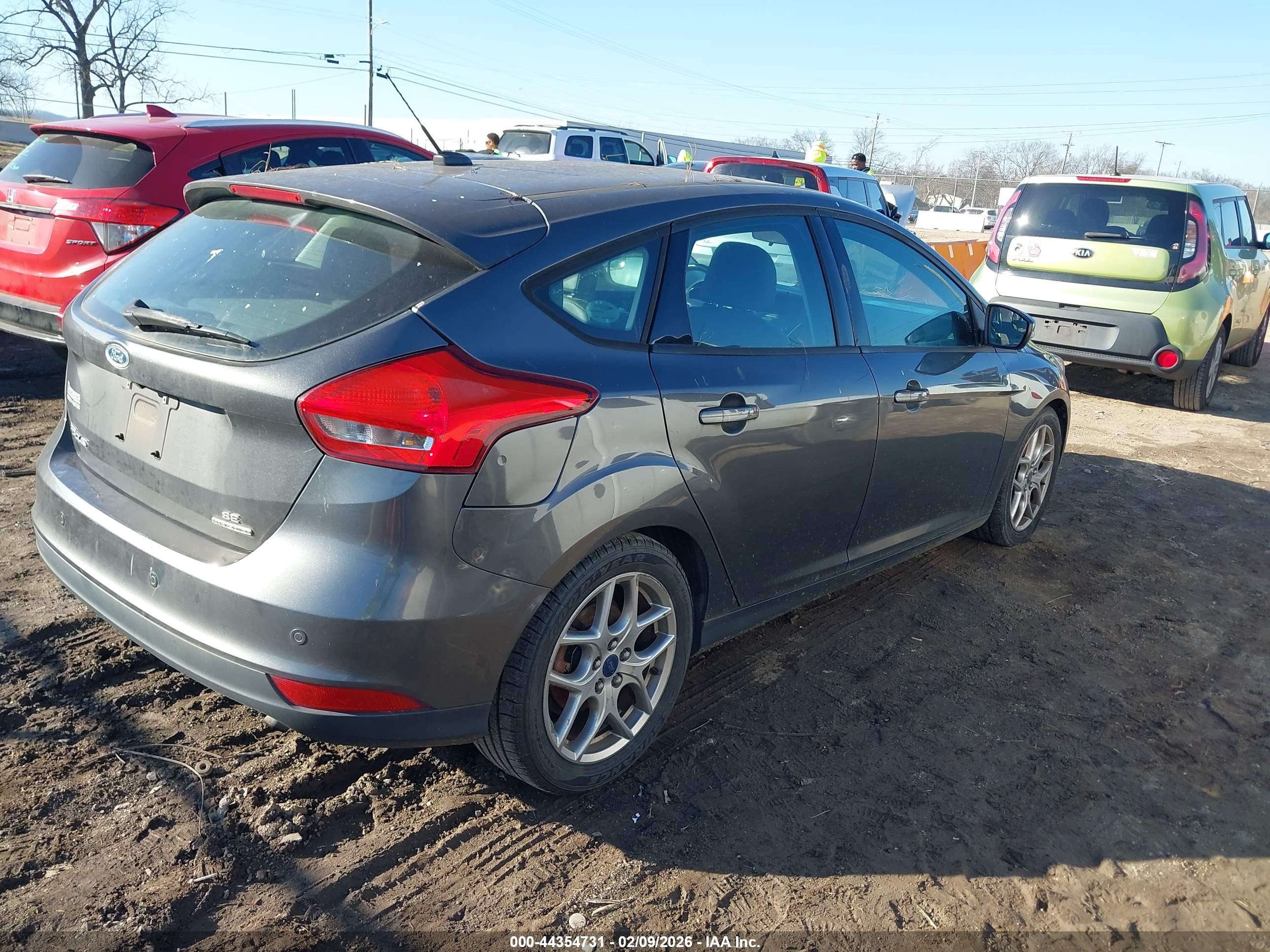 FORD FOCUS image 4