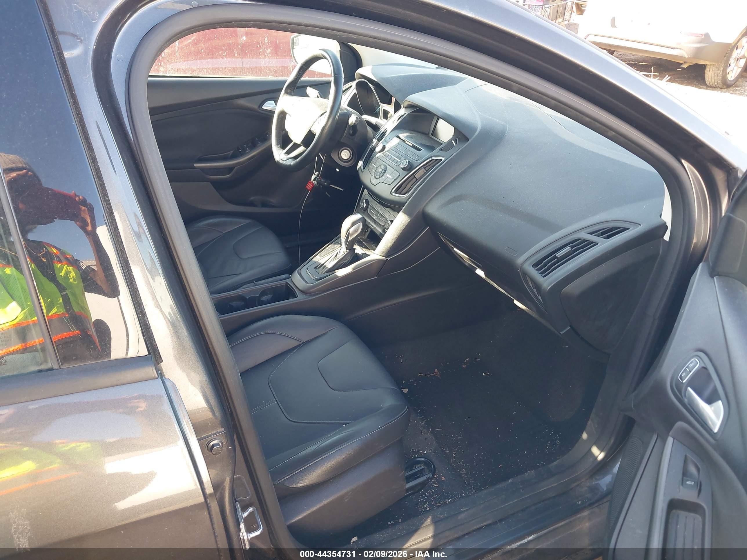 FORD FOCUS image 5