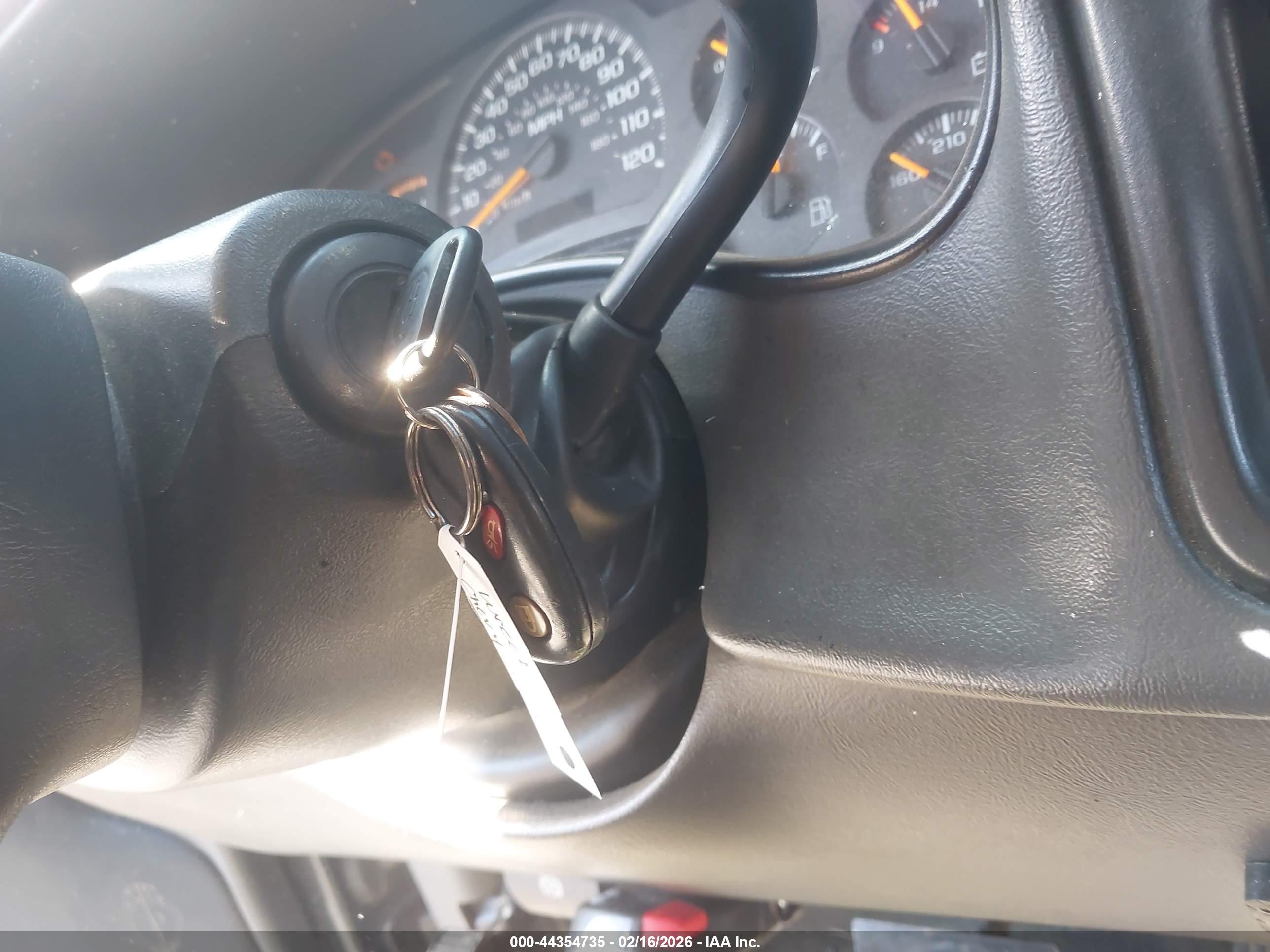 CHEVROLET SILVERADO image 11