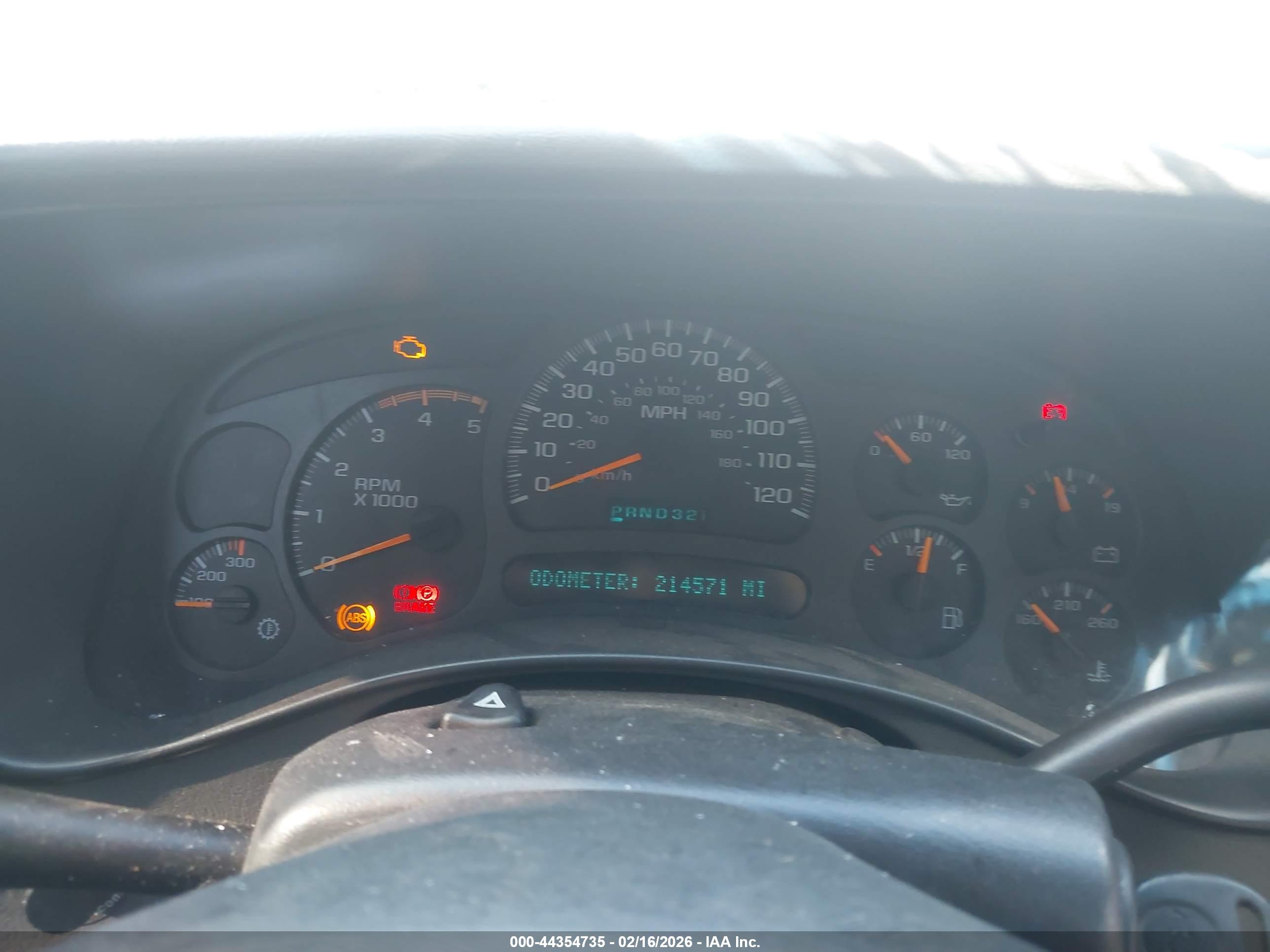 CHEVROLET SILVERADO image 7