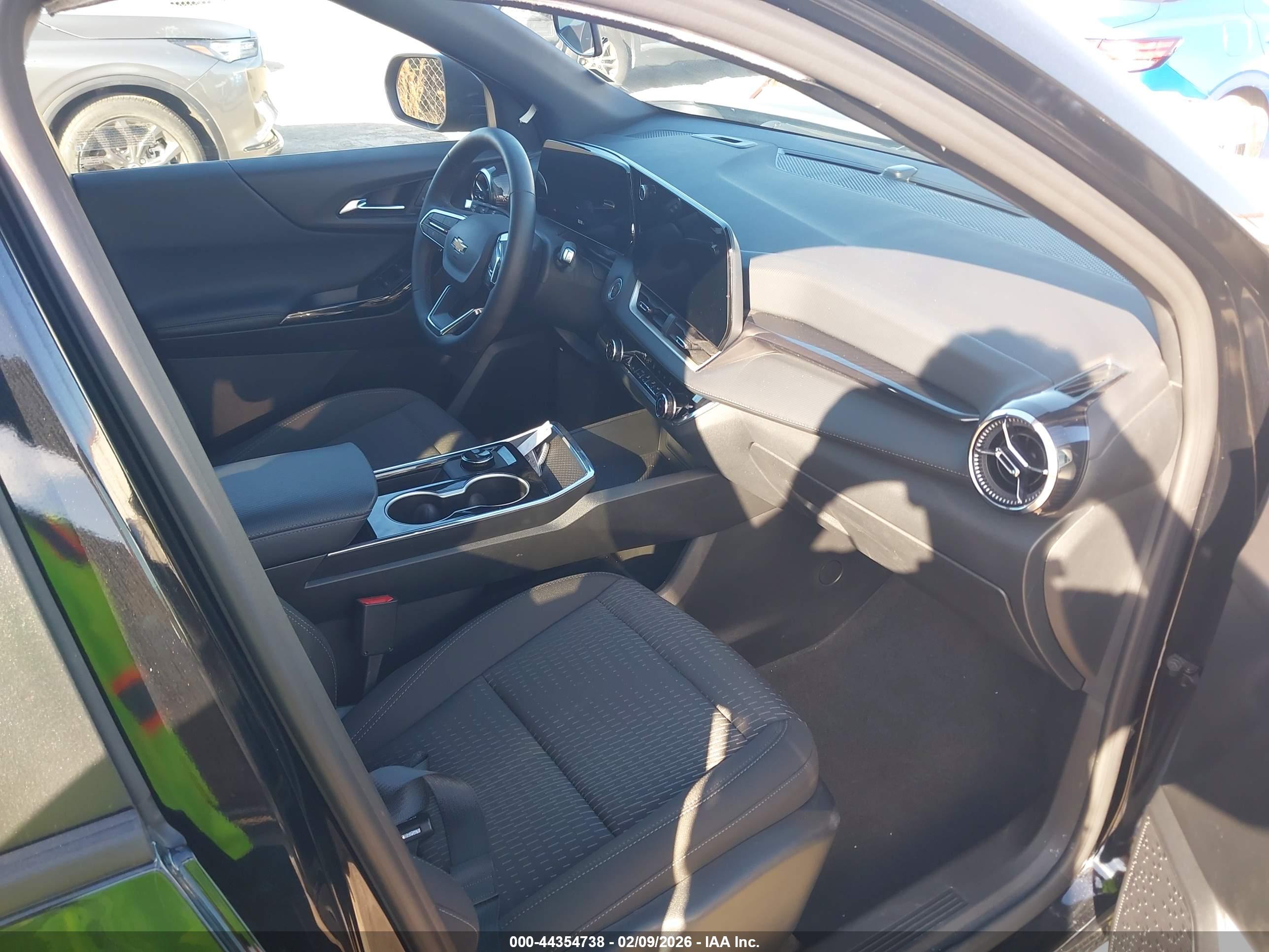 CHEVROLET EQUINOX image 5