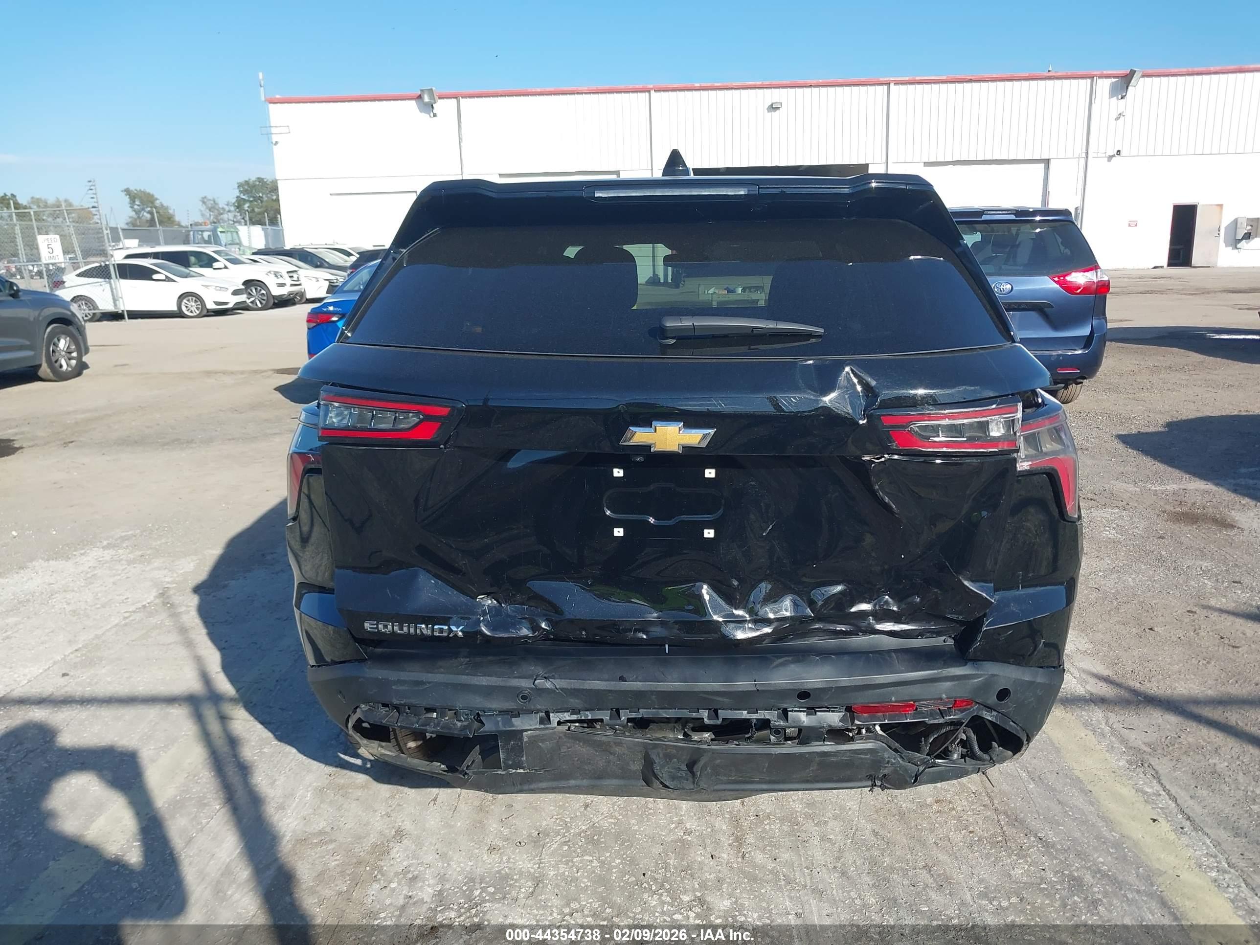 CHEVROLET EQUINOX image 6