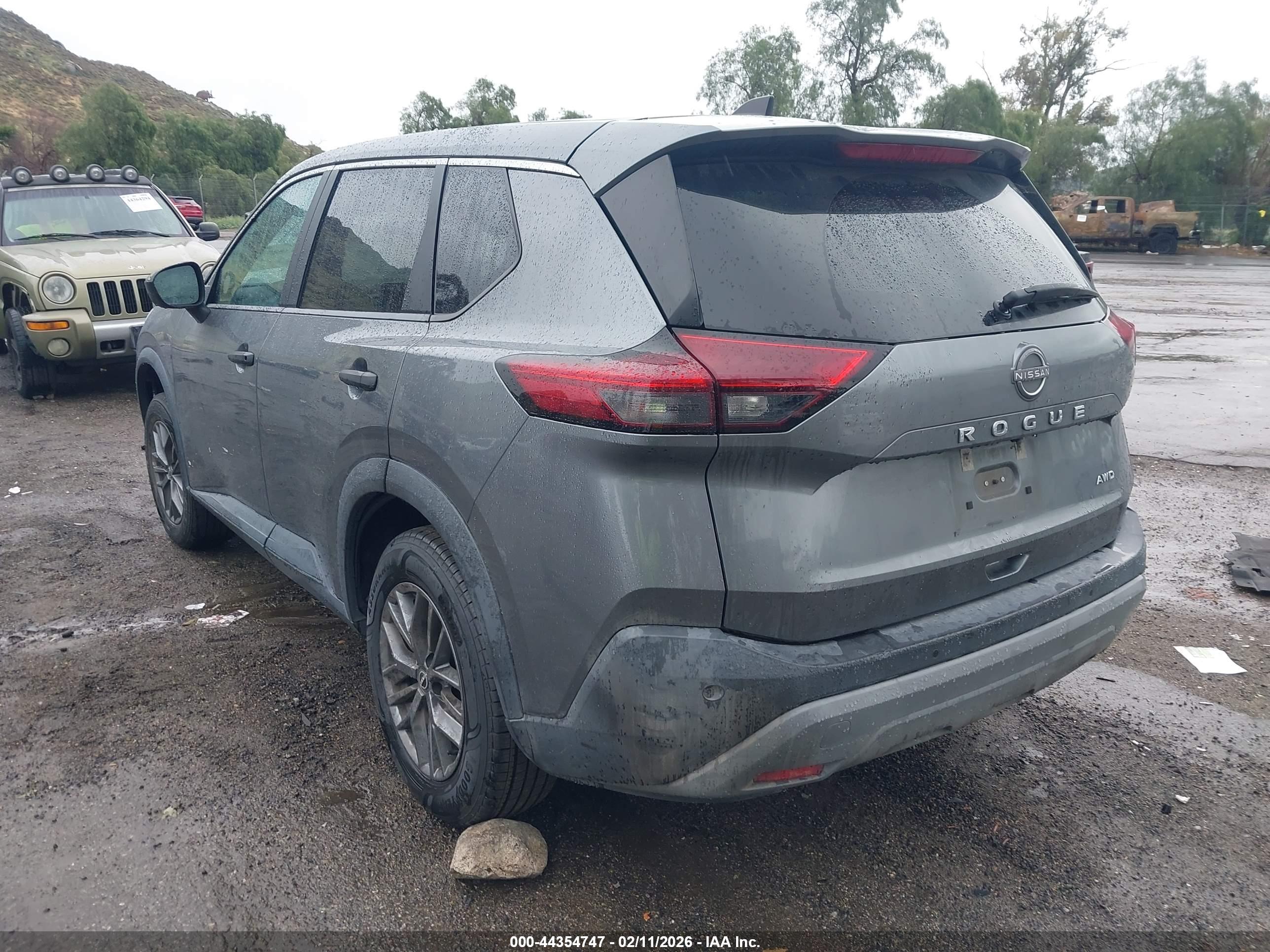 NISSAN ROGUE image 3