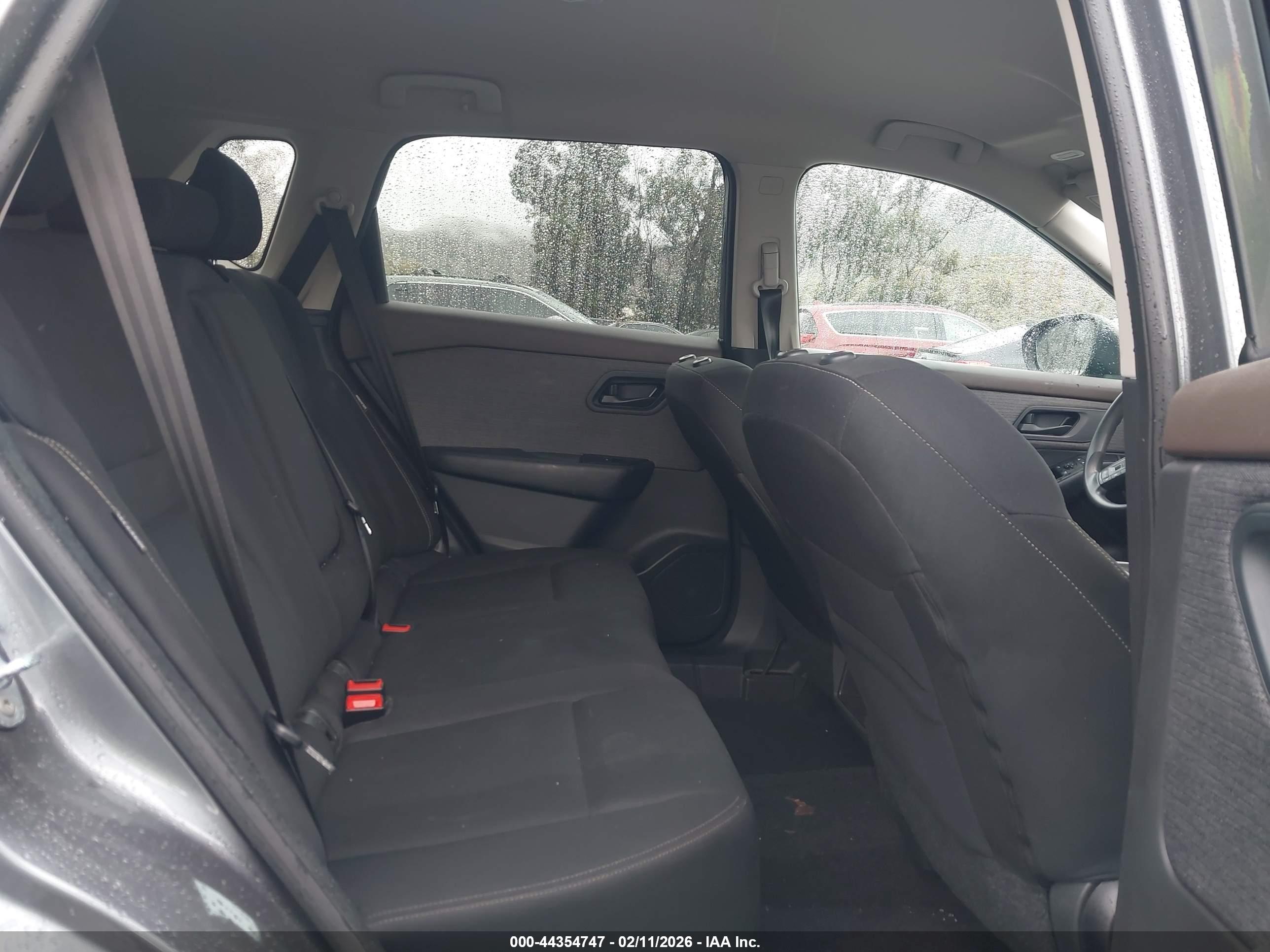 NISSAN ROGUE image 8