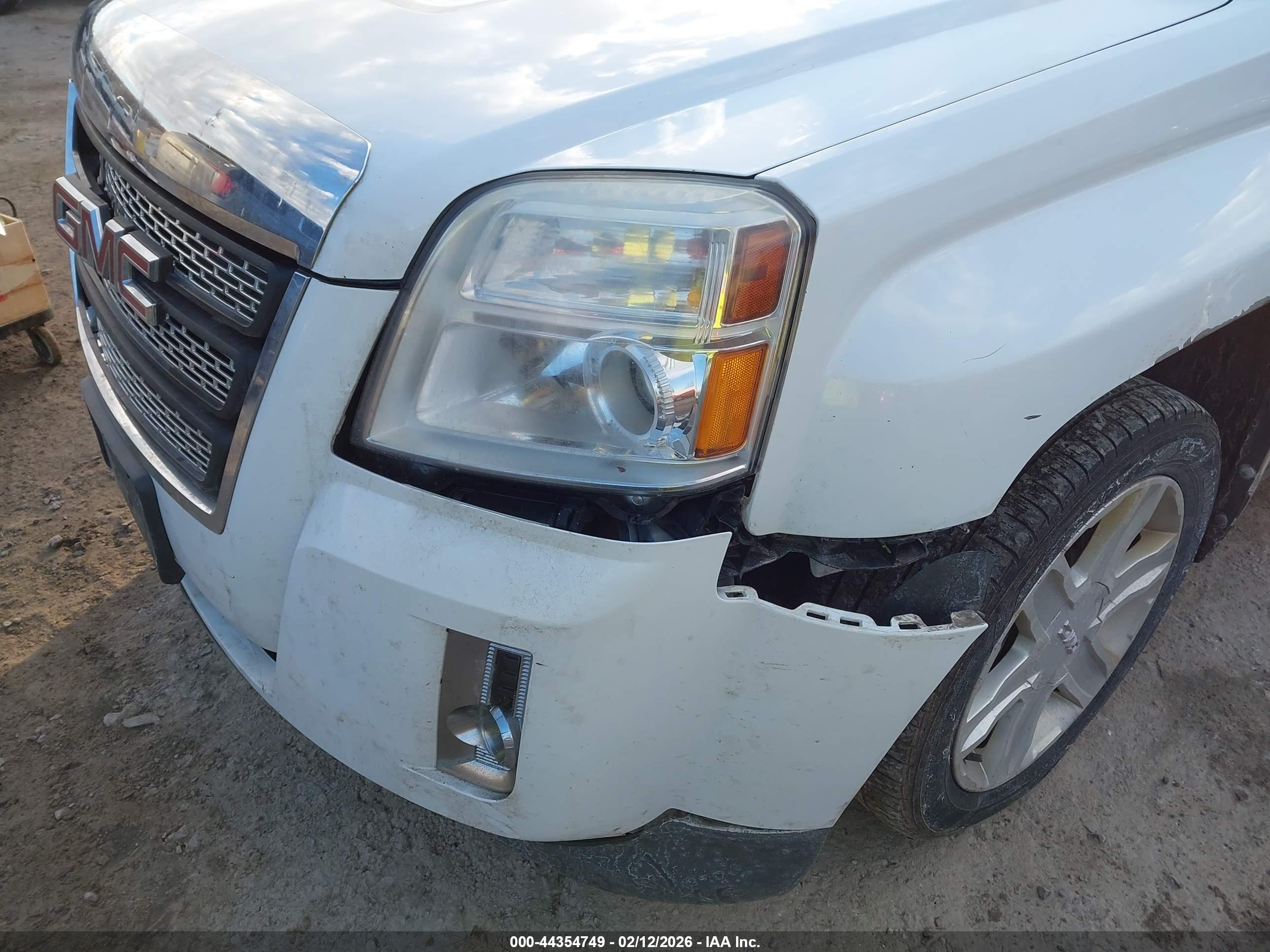GMC TERRAIN image 6