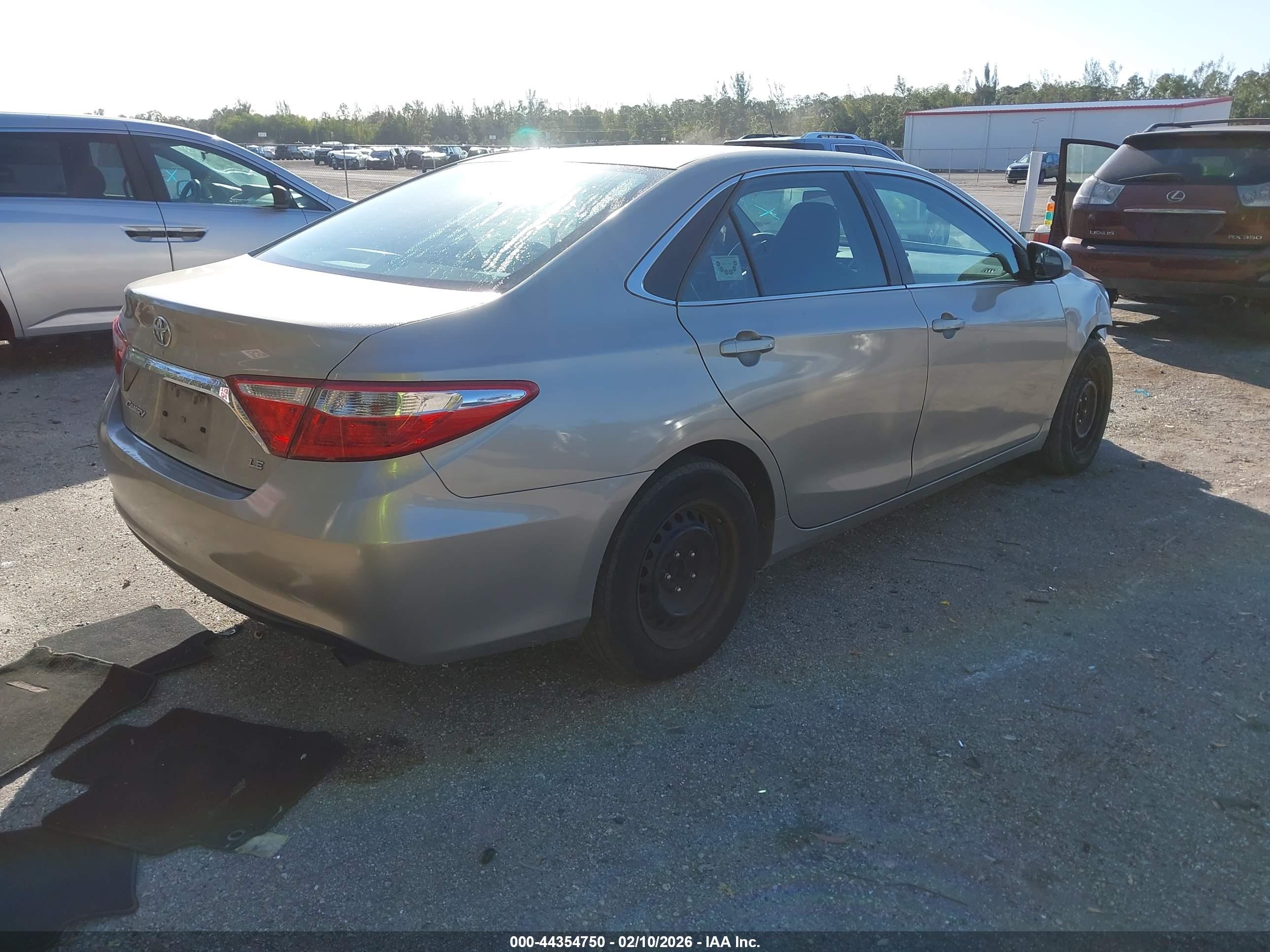 TOYOTA CAMRY image 4