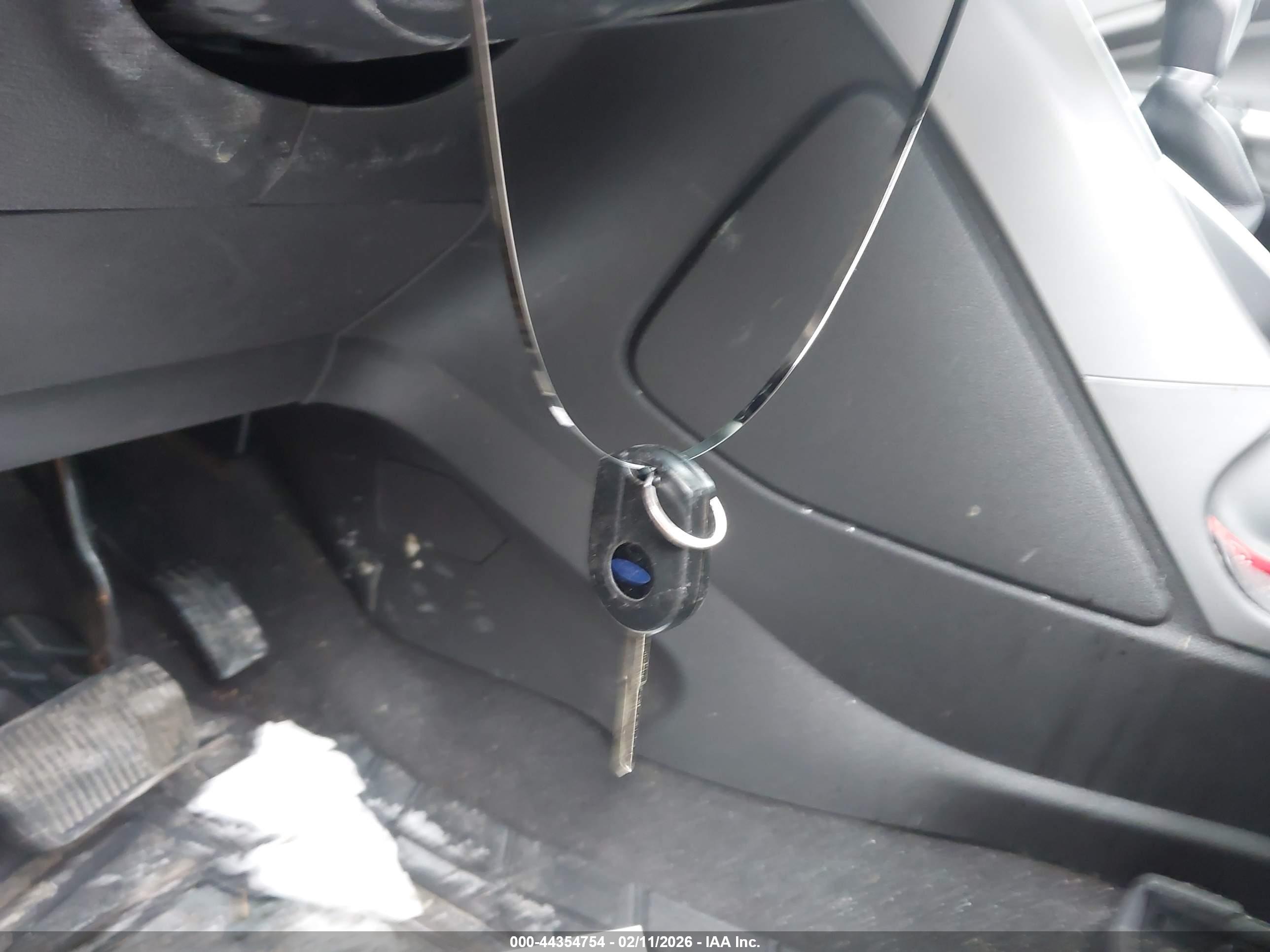FORD ESCAPE image 11