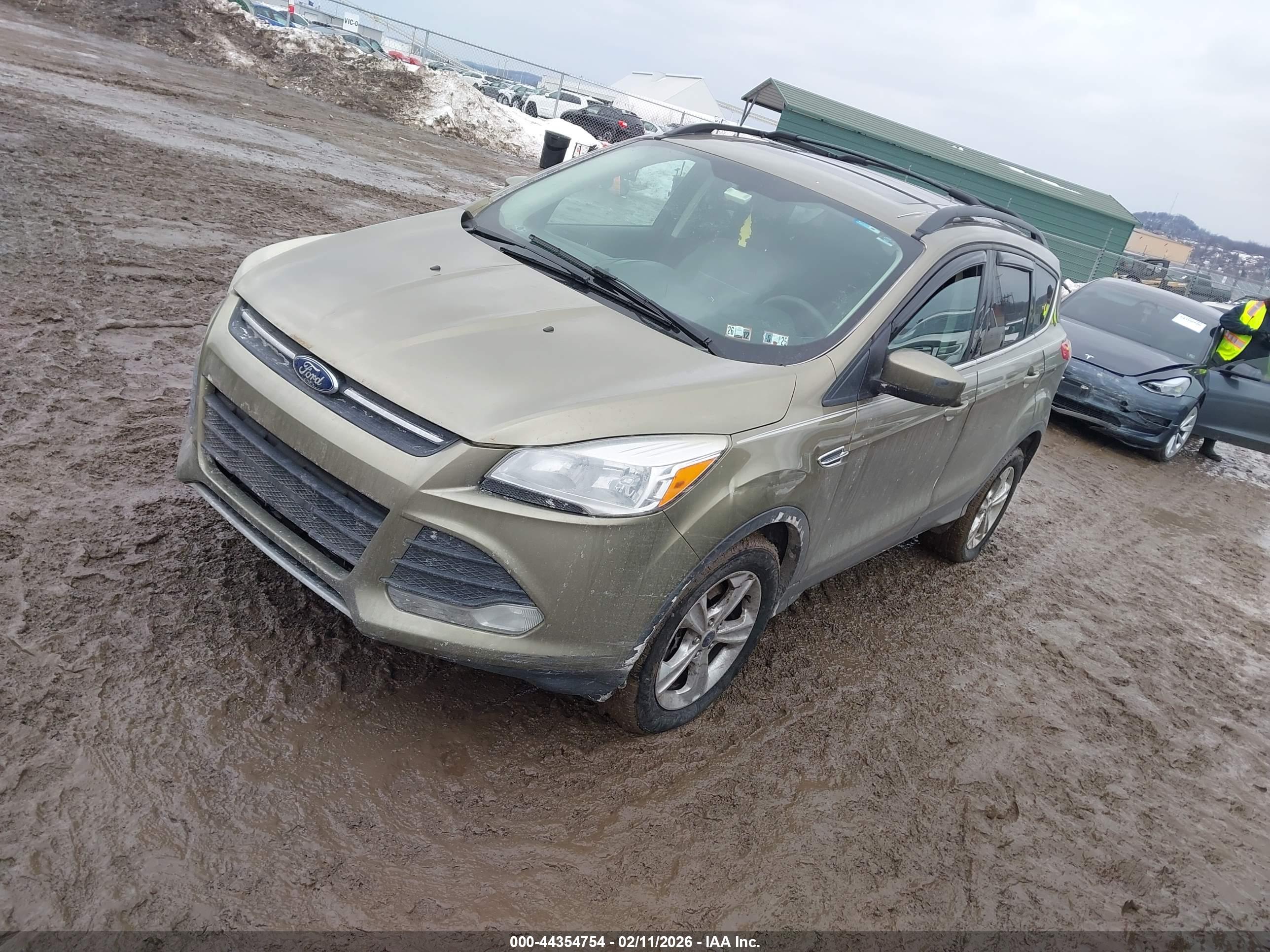 FORD ESCAPE image 2