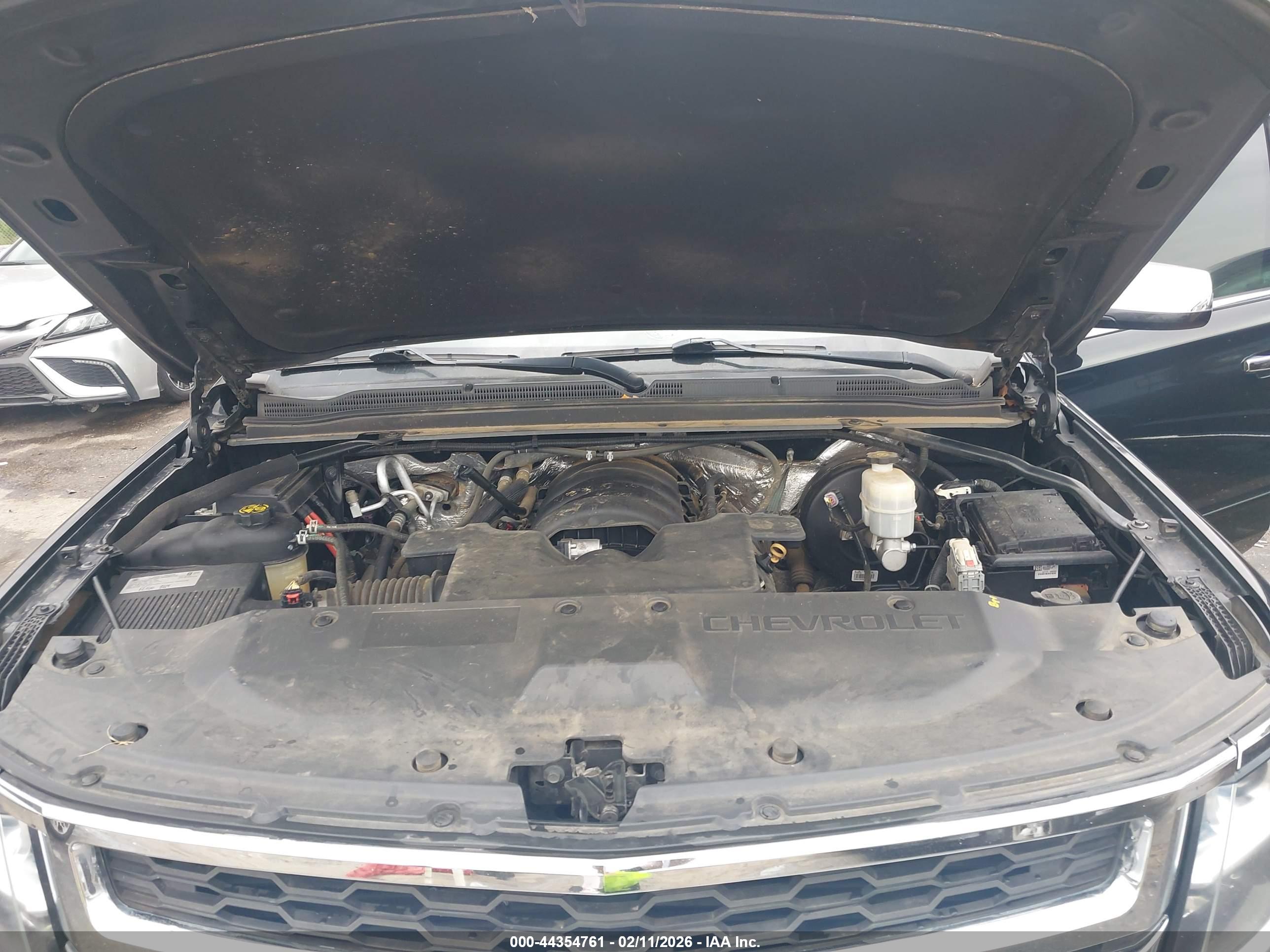CHEVROLET SUBURBAN image 10