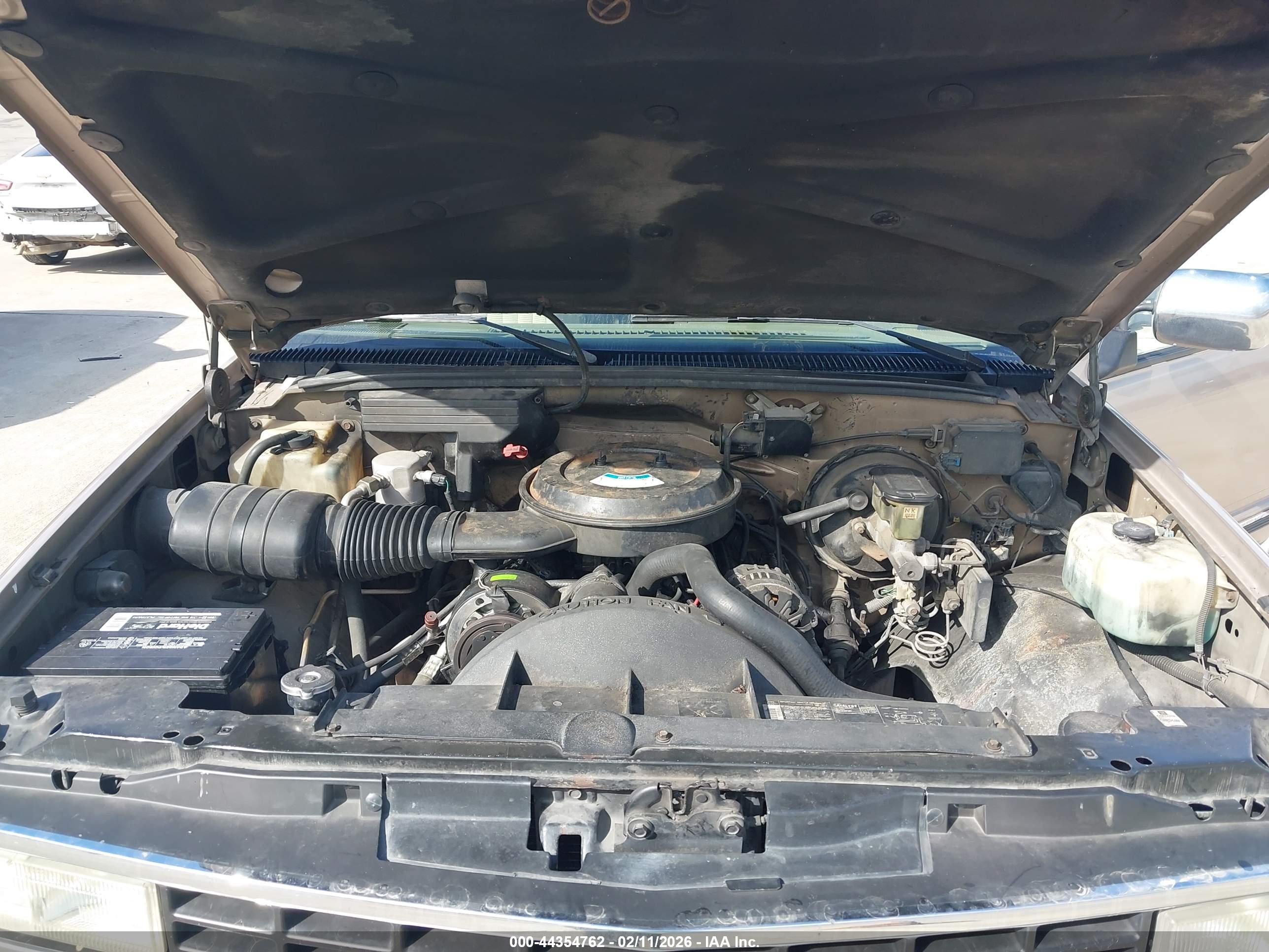 CHEVROLET GMT-400 image 10