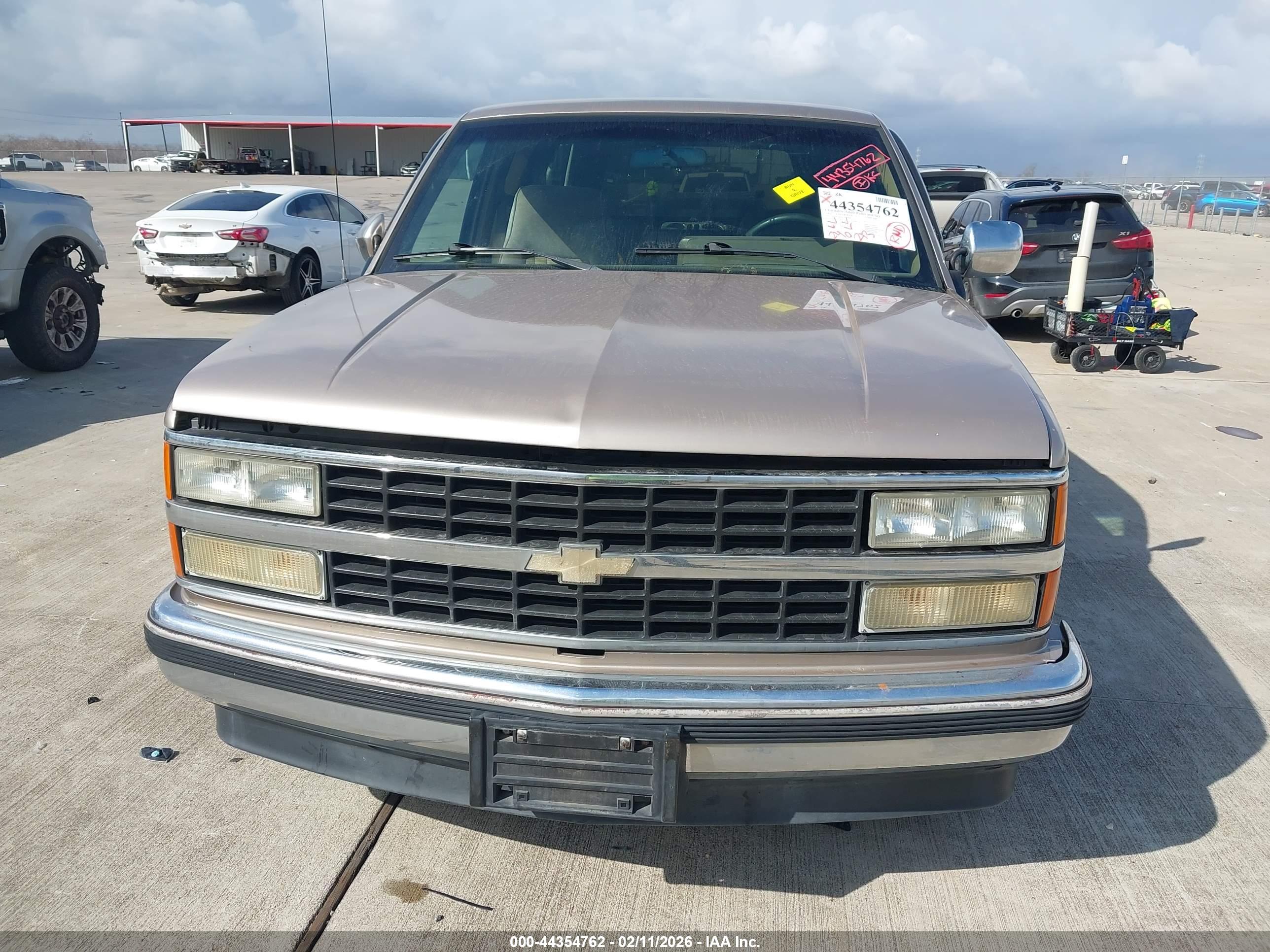 CHEVROLET GMT-400 image 6